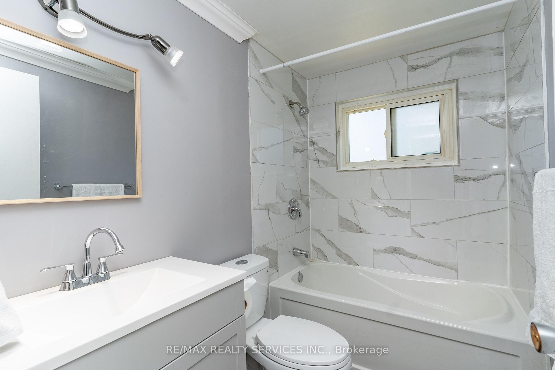 Photo 22 of Unit Upper Level, 23 Fidelia Crescent, Brampton, Southgate — HOMEH