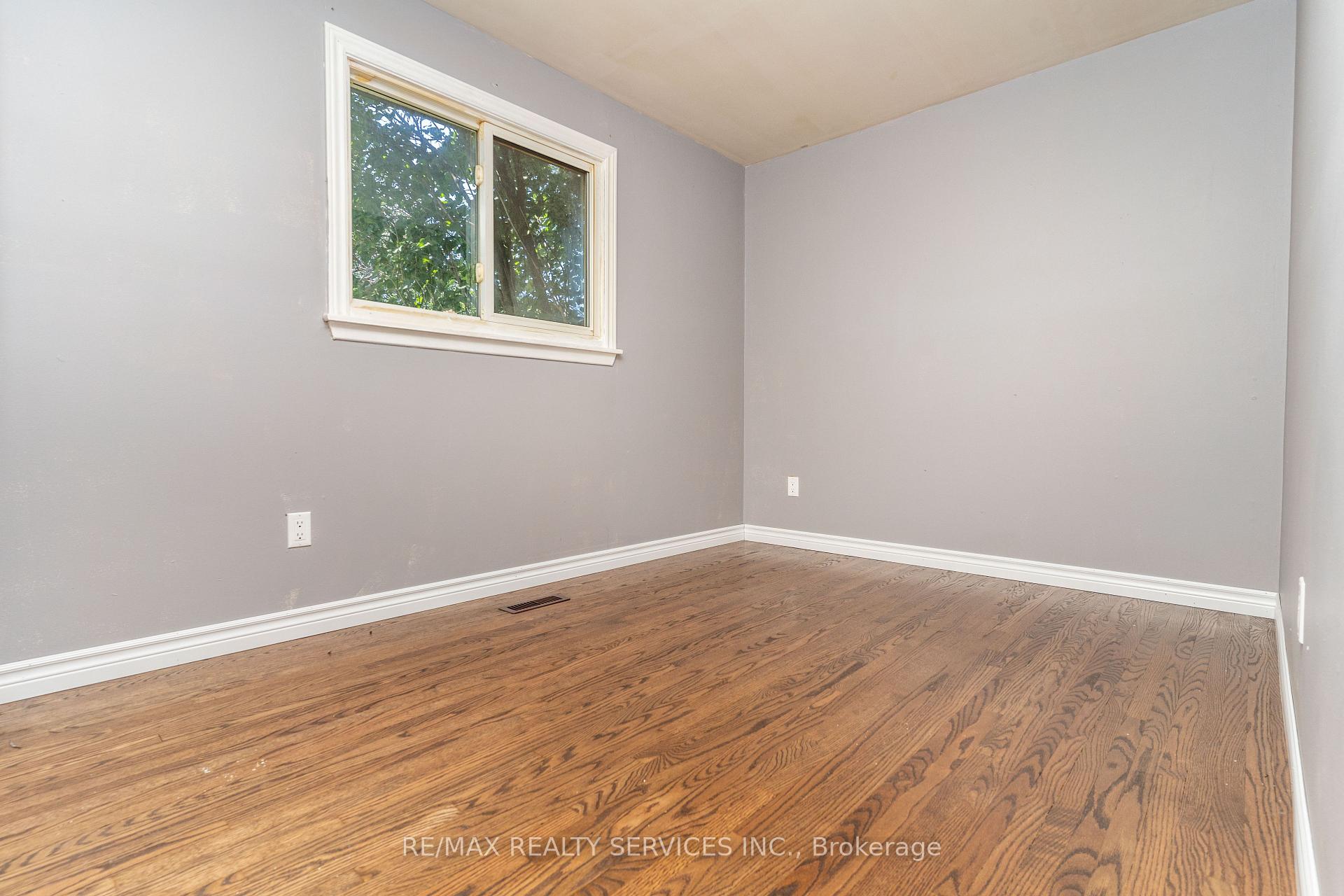 Photo 23 of Unit Upper Level, 23 Fidelia Crescent, Brampton, Southgate — HOMEH
