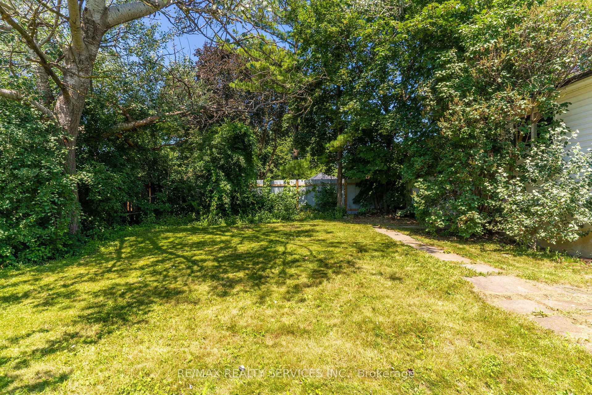 Photo 28 of Unit Upper Level, 23 Fidelia Crescent, Brampton, Southgate — HOMEH