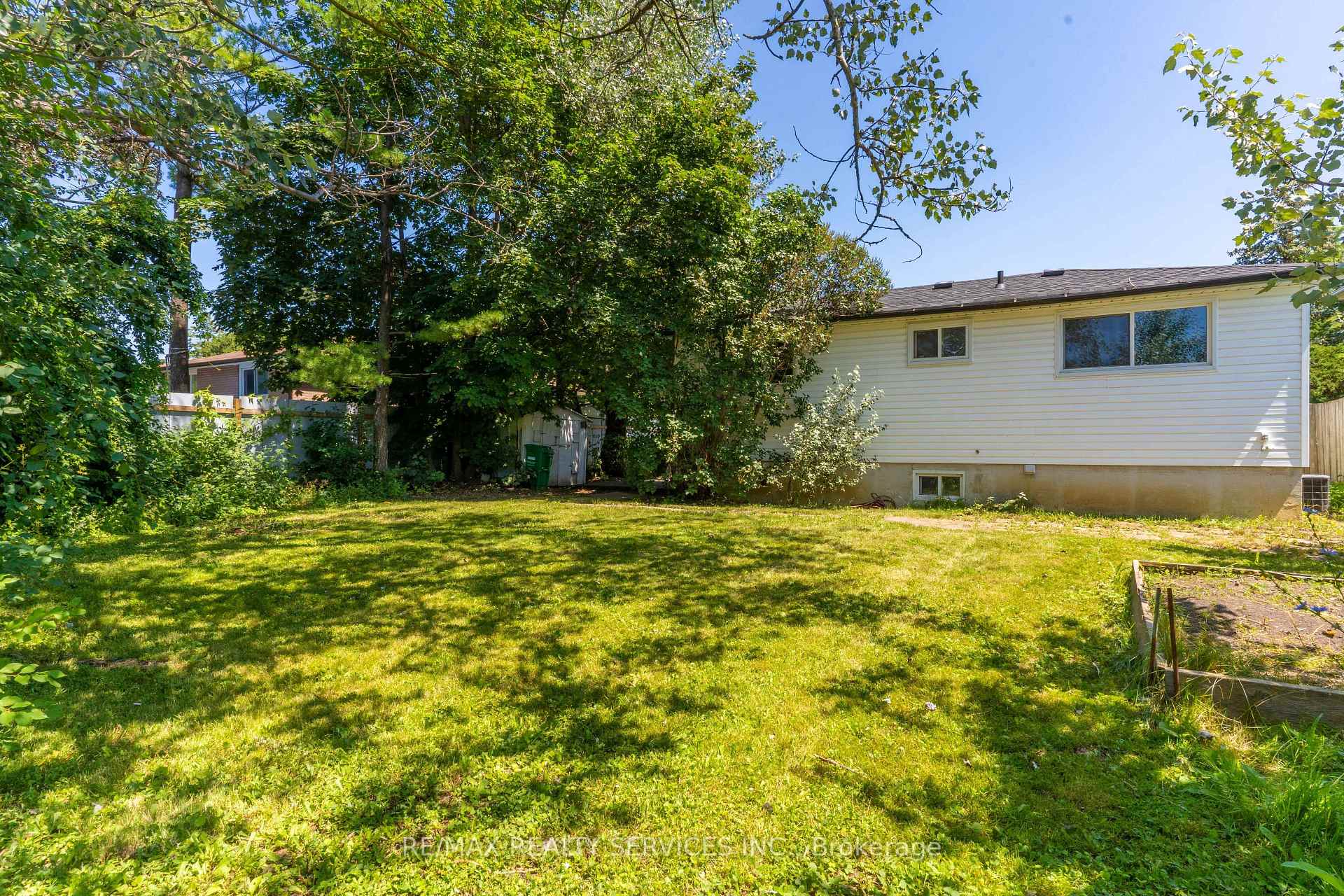 Photo 30 of Unit Upper Level, 23 Fidelia Crescent, Brampton, Southgate — HOMEH
