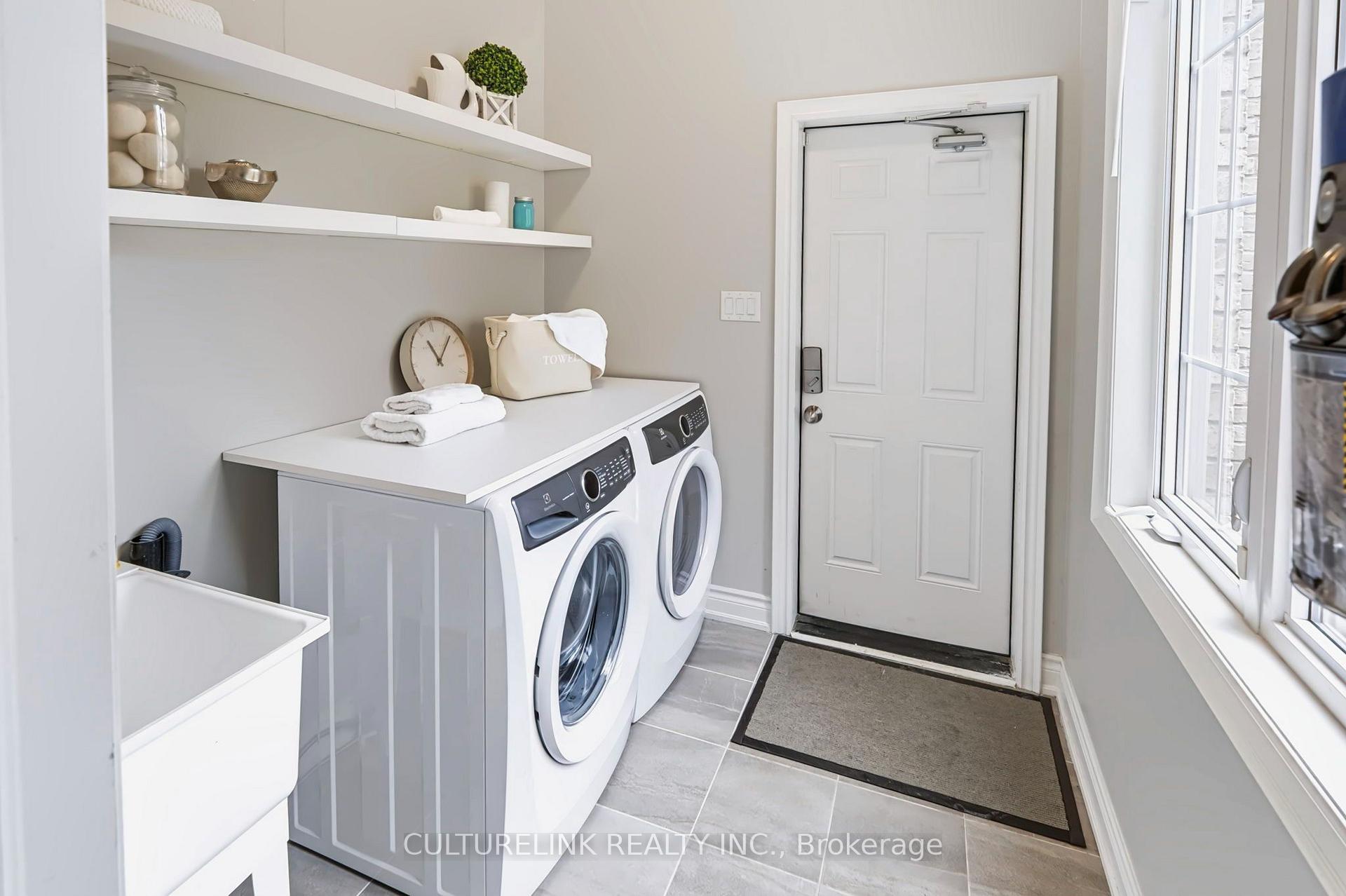 Photo 10 of 89 Sharonview Crescent, East Gwillimbury, Sharon — HOMEH