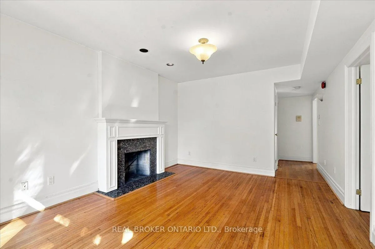 Photo 7 of Unit 2, 12 Foxbar Road, Toronto, Yonge-St. Clair — HOMEH