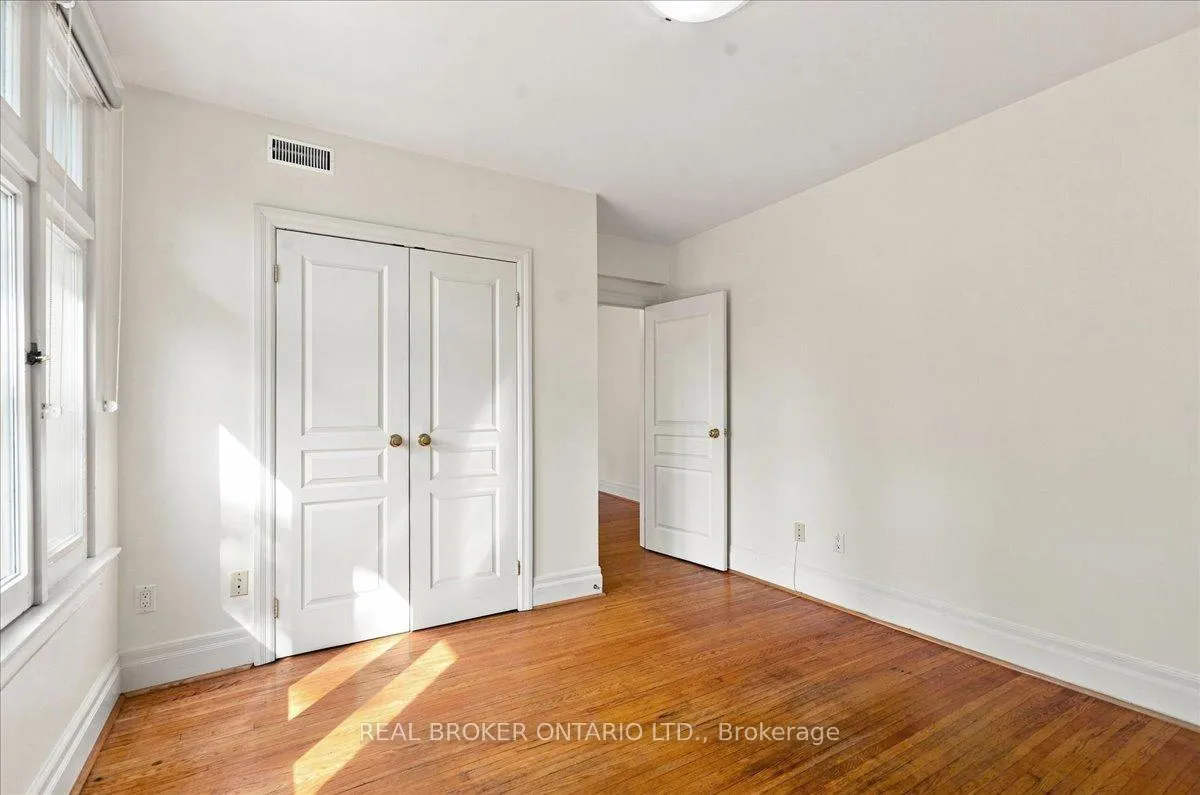 Photo 13 of Unit 2, 12 Foxbar Road, Toronto, Yonge-St. Clair — HOMEH