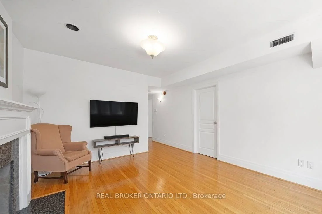 Photo 14 of Unit 2, 12 Foxbar Road, Toronto, Yonge-St. Clair — HOMEH