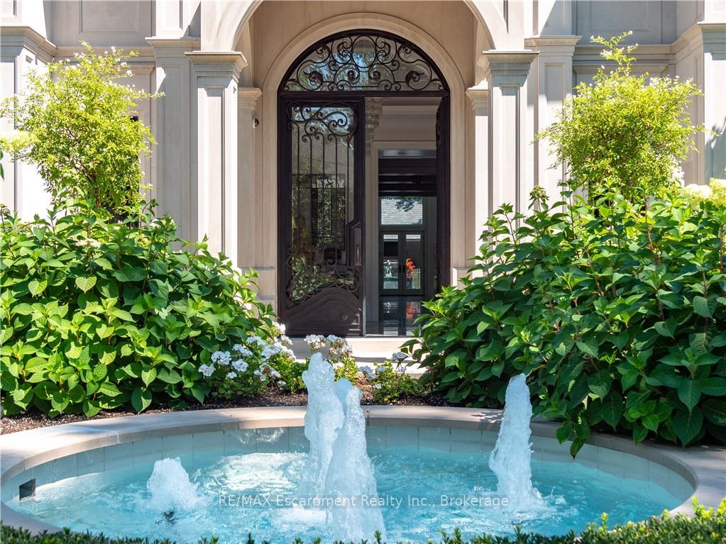 Photo 3 of 15 Chartwell Road, Oakville, Old Oakville — HOMEH