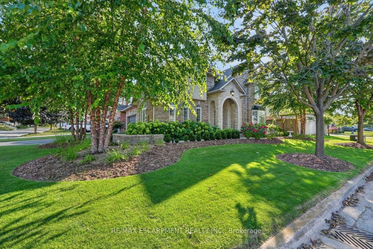 Photo 6 of 37 Hickory Crescent, Grimsby, Grimsby West — HOMEH