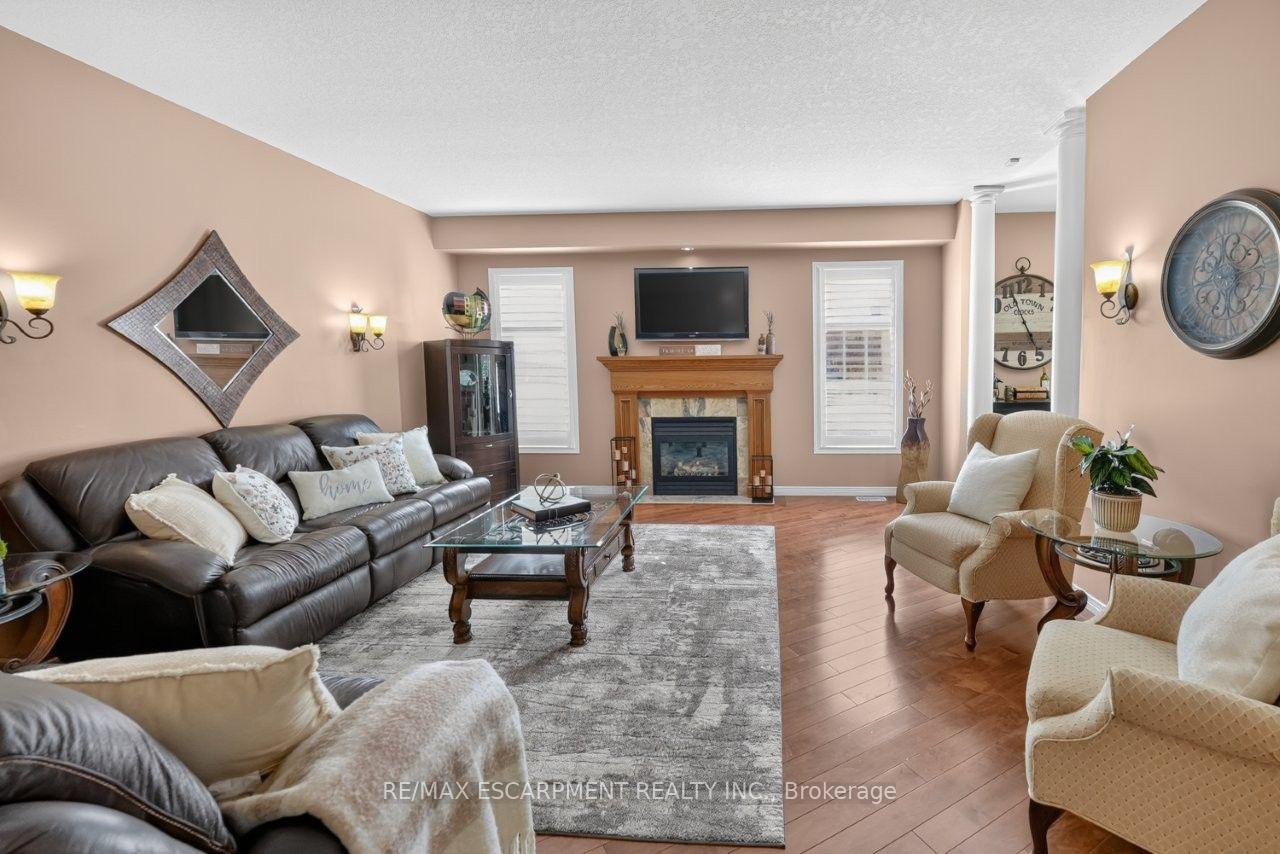 Photo 13 of 37 Hickory Crescent, Grimsby, Grimsby West — HOMEH