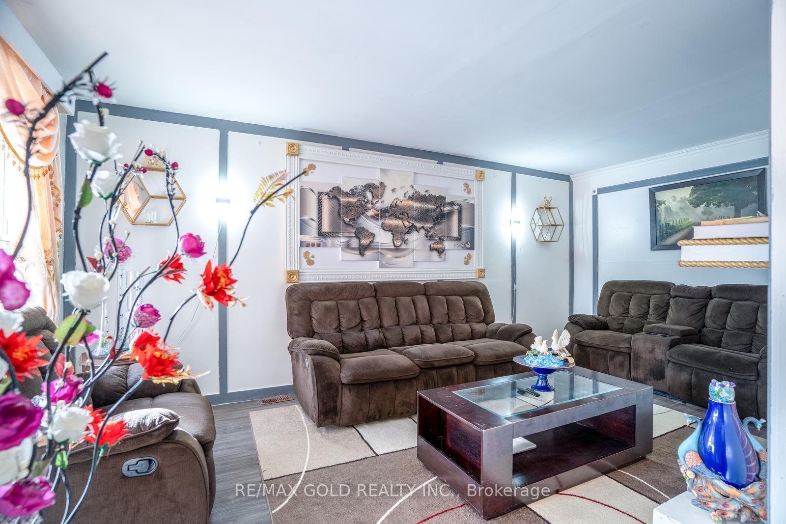 Photo 6 of 2 Kinzie Lane, Barrie, Grove East — HOMEH
