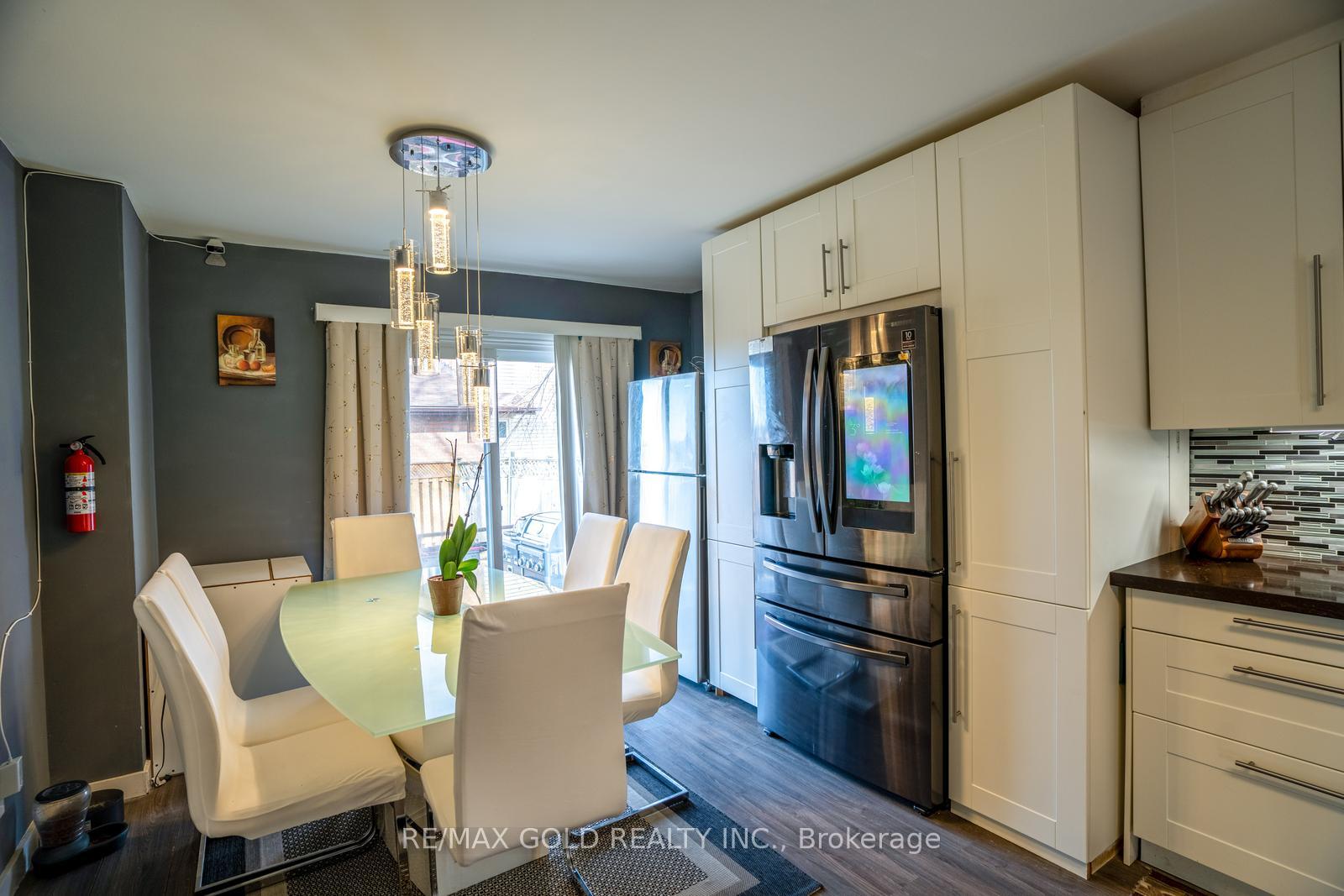 Photo 8 of 2 Kinzie Lane, Barrie, Grove East — HOMEH