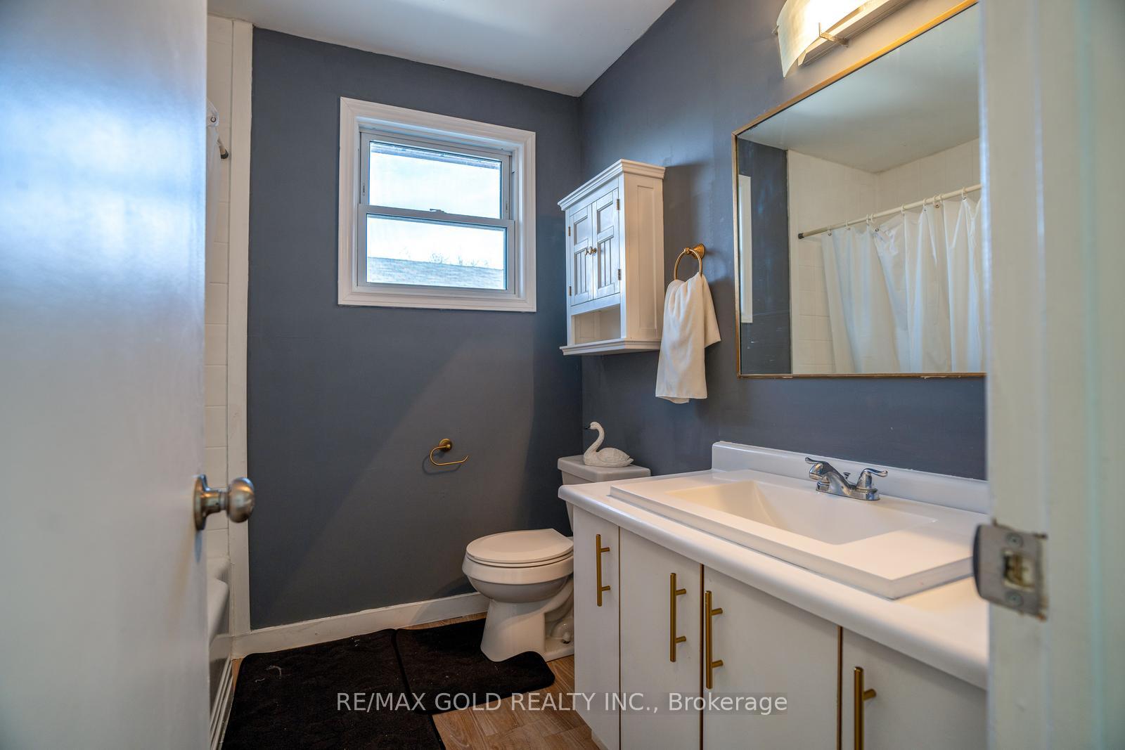 Photo 14 of 2 Kinzie Lane, Barrie, Grove East — HOMEH
