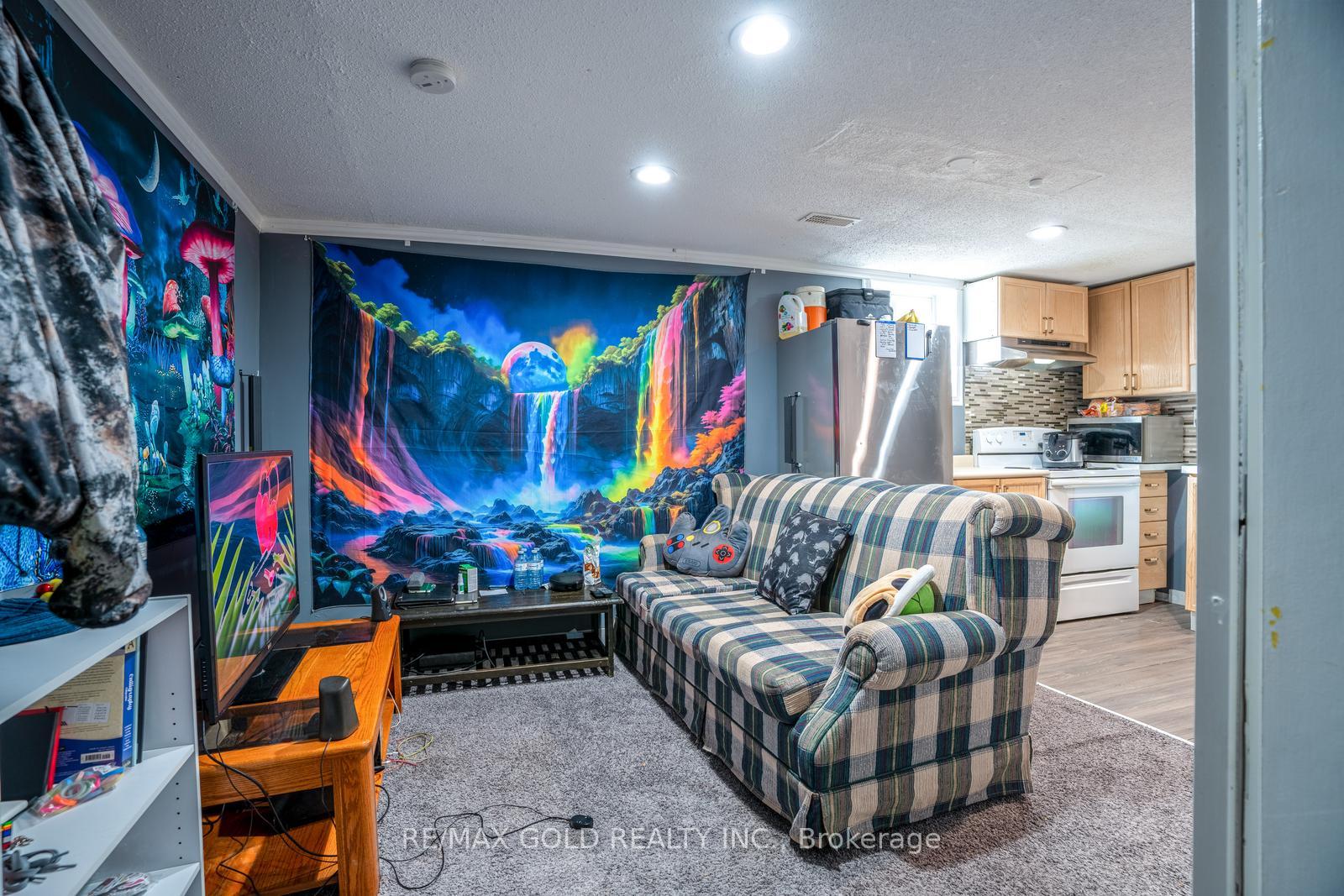 Photo 17 of 2 Kinzie Lane, Barrie, Grove East — HOMEH