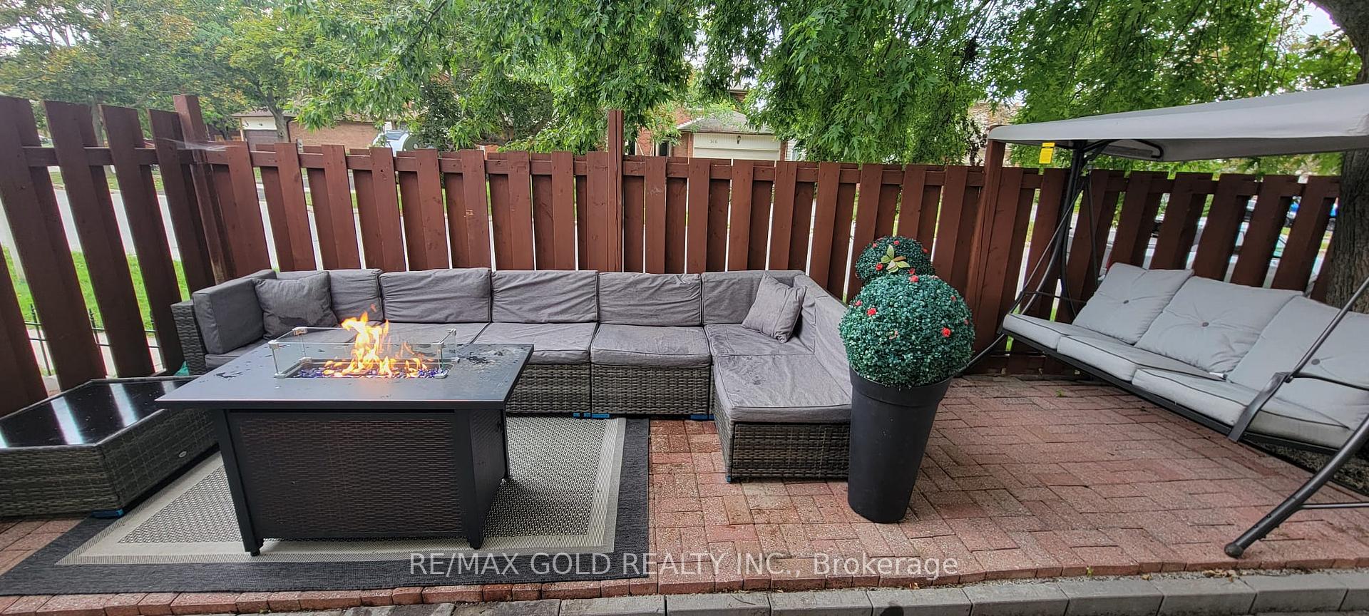 Photo 25 of 2 Kinzie Lane, Barrie, Grove East — HOMEH
