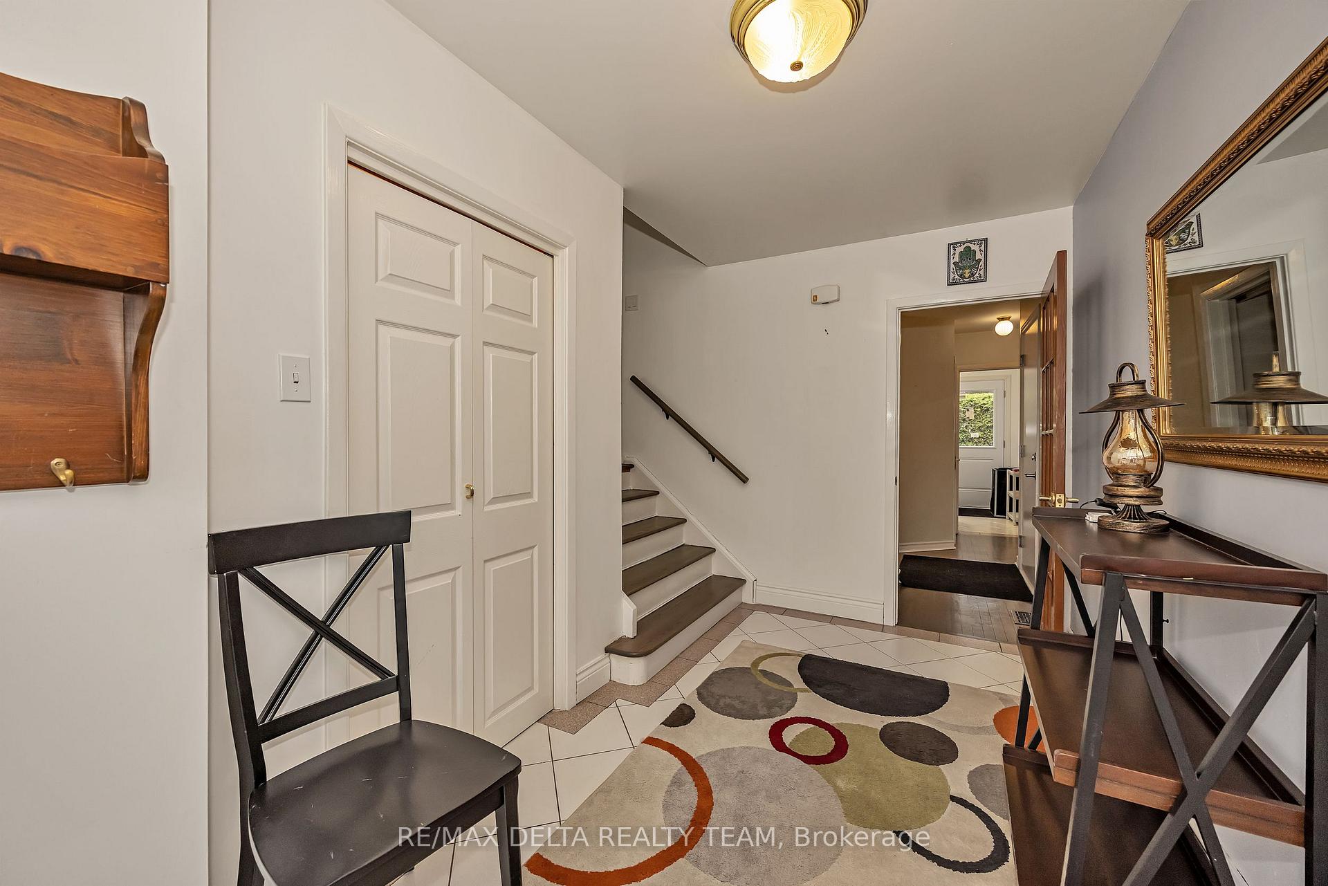 Photo 5 of 2350 Georgina Drive, Ottawa, Whitehaven — HOMEH