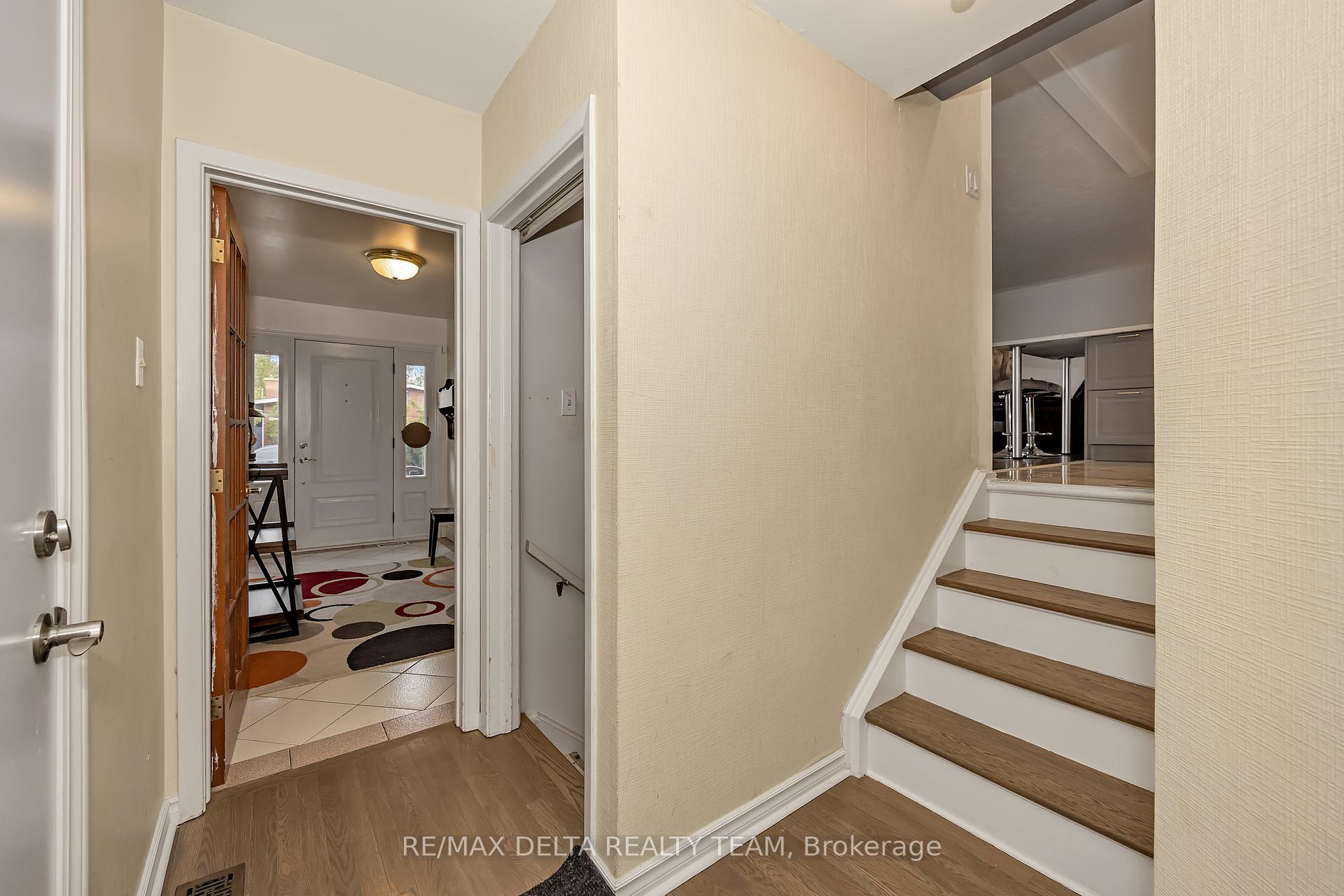 Photo 6 of 2350 Georgina Drive, Ottawa, Whitehaven — HOMEH