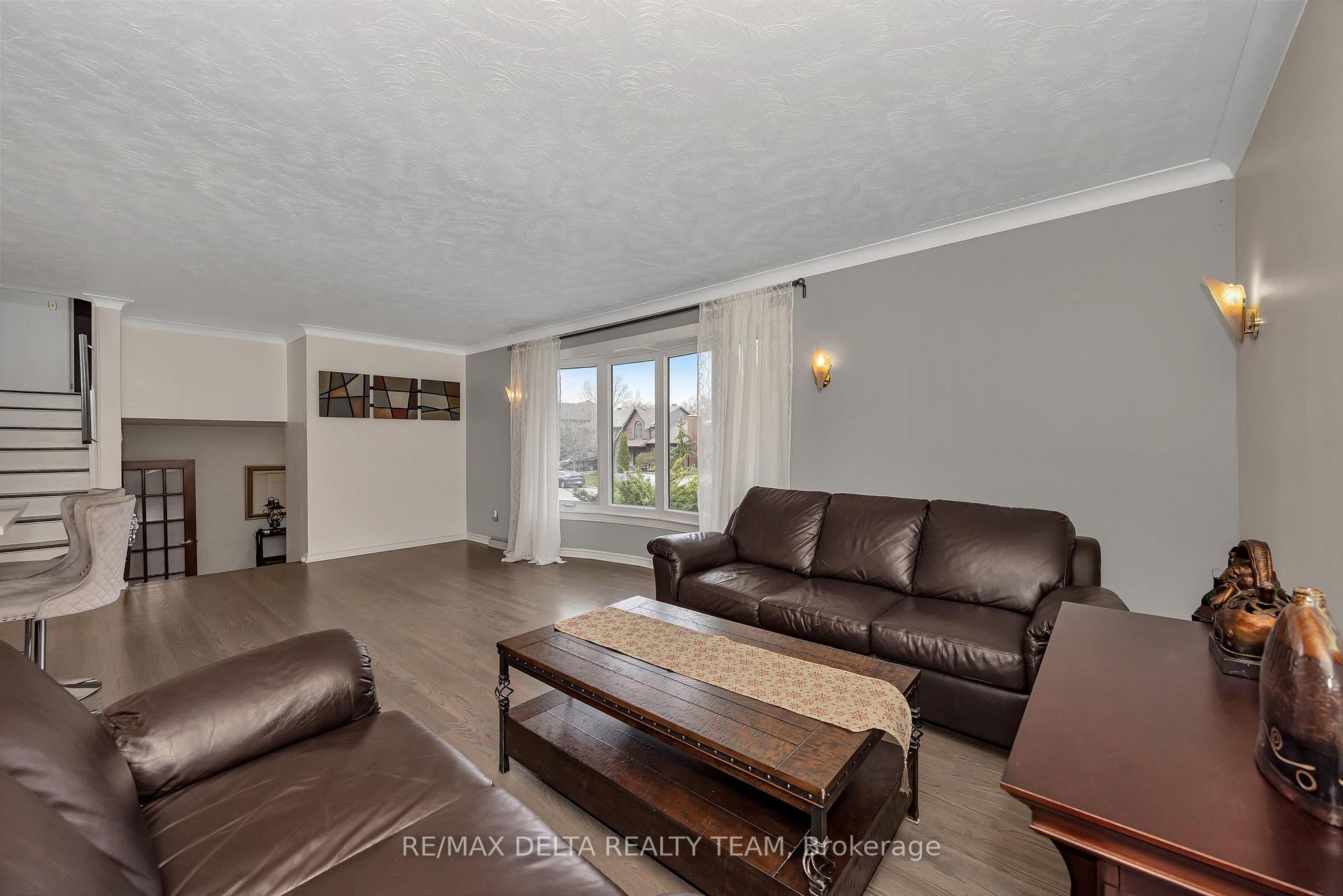 Photo 8 of 2350 Georgina Drive, Ottawa, Whitehaven — HOMEH