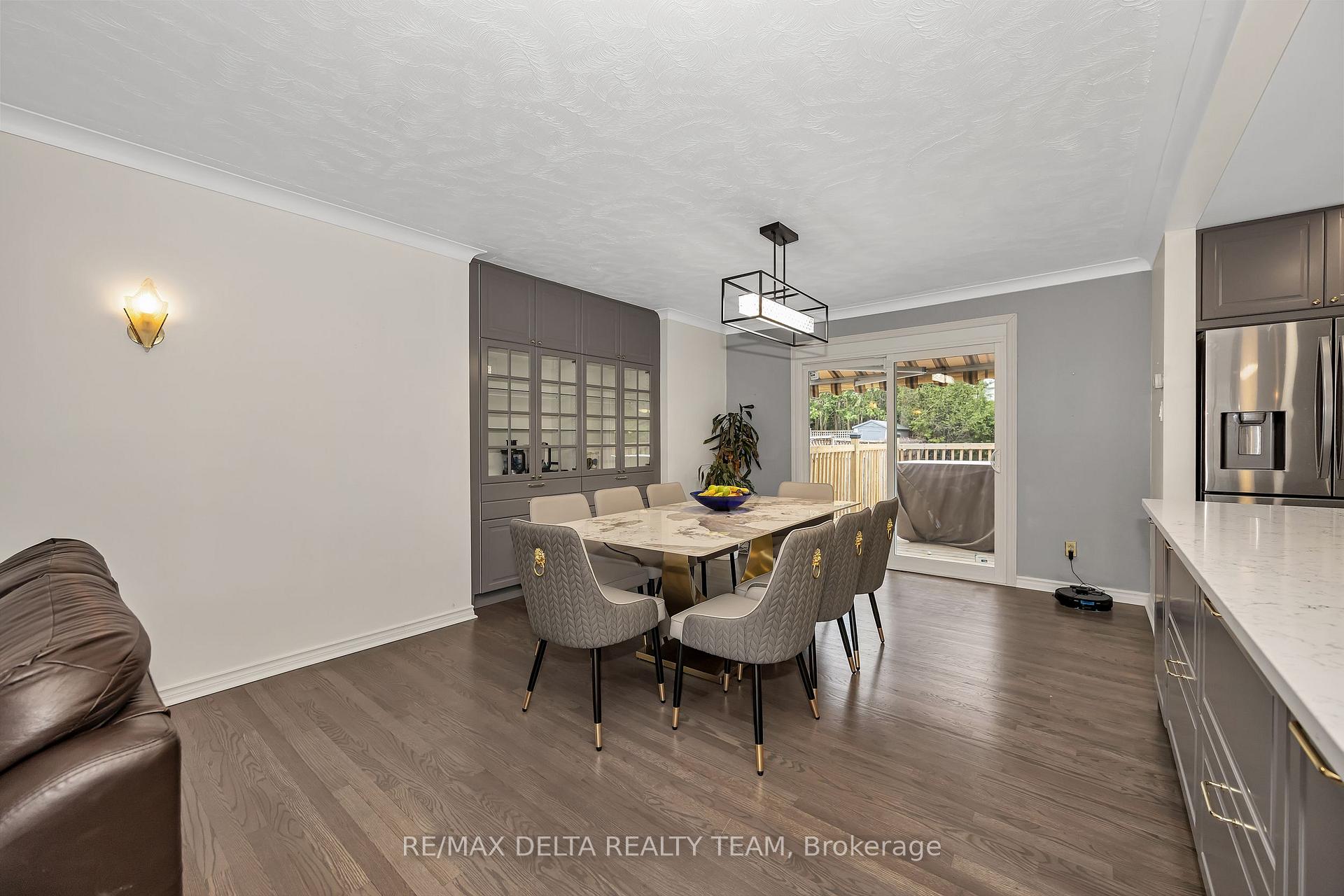 Photo 10 of 2350 Georgina Drive, Ottawa, Whitehaven — HOMEH