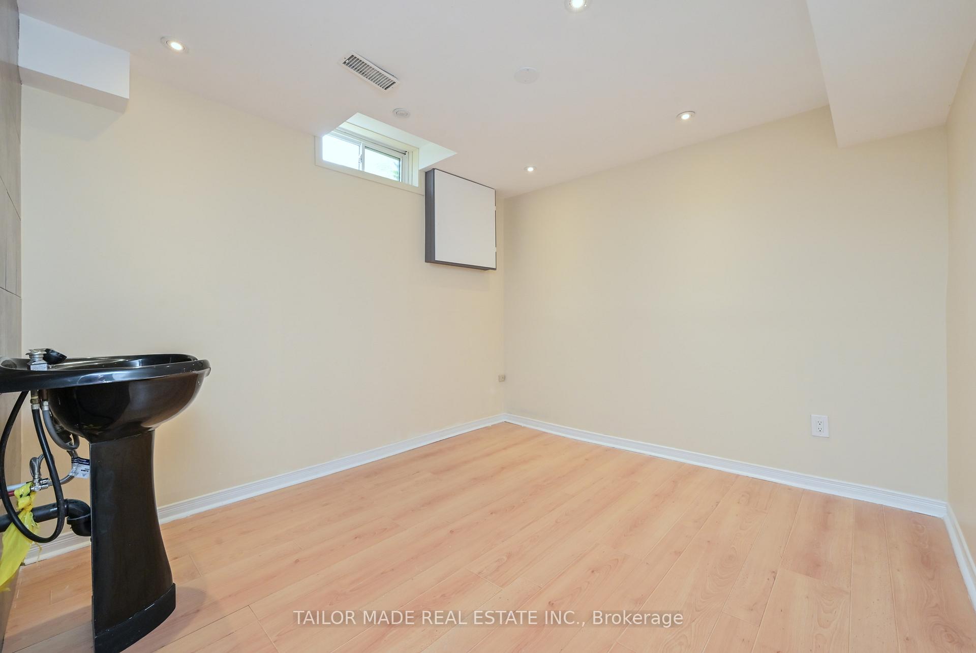 Photo 24 of Unit 79, 79 Guildford Crescent, Brampton, Central Park — HOMEH