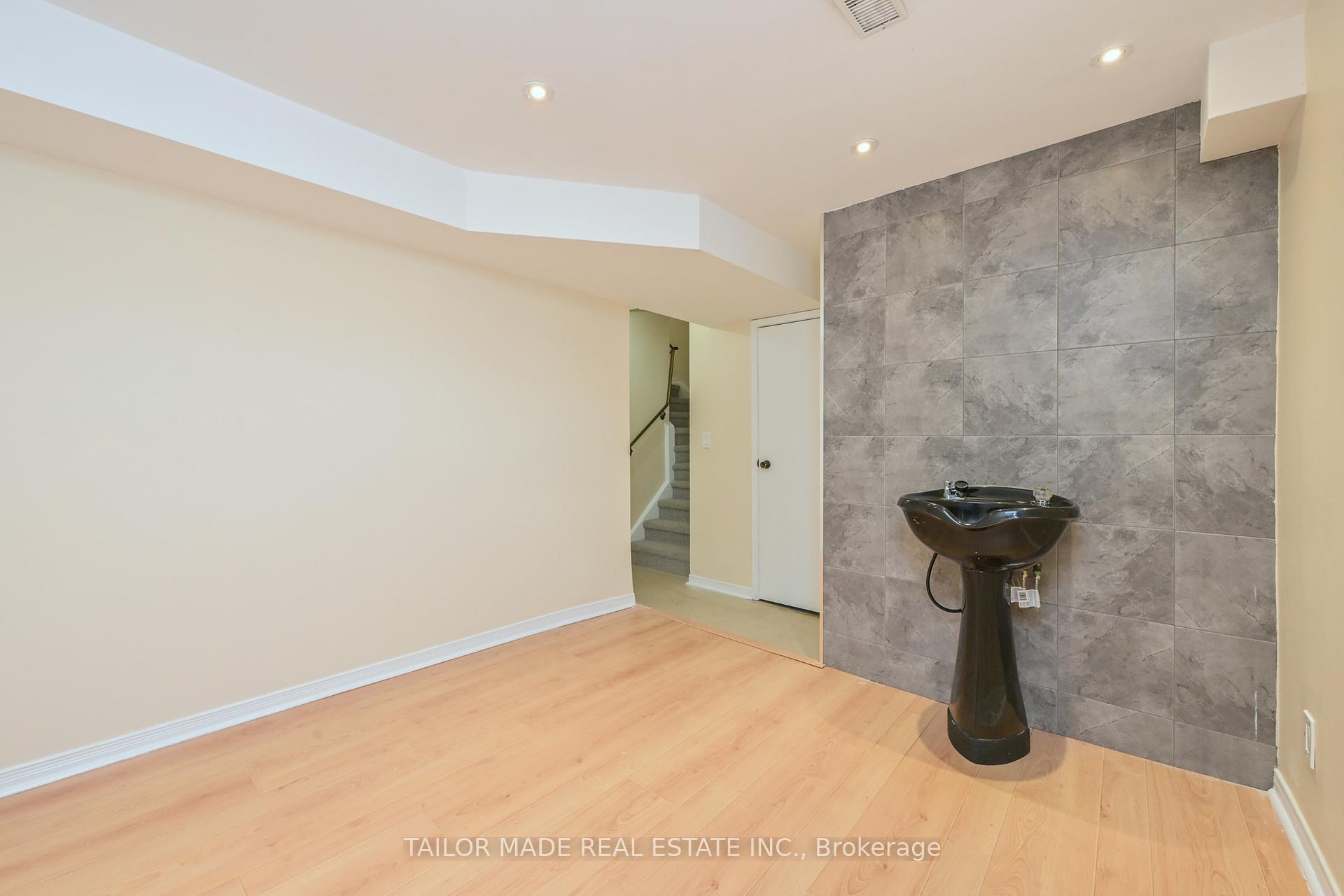 Photo 25 of Unit 79, 79 Guildford Crescent, Brampton, Central Park — HOMEH