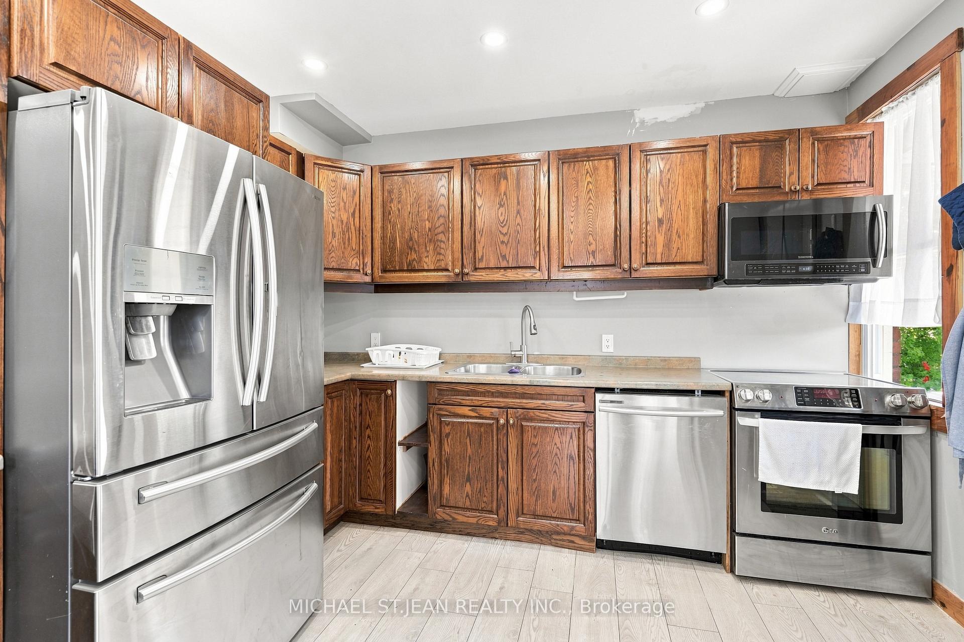 Photo 16 of 570 Cannon Street E, Hamilton, Gibson — HOMEH