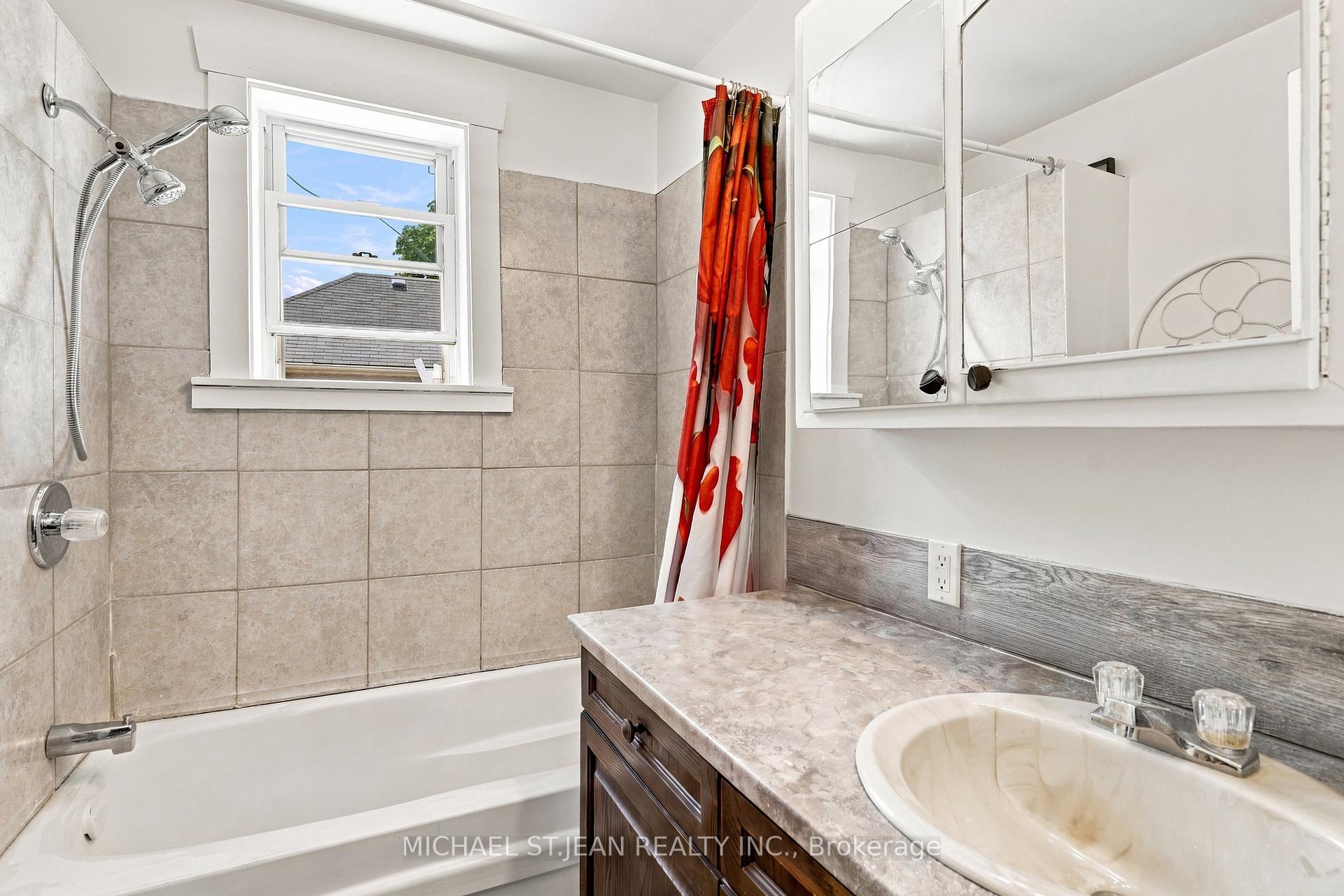Photo 22 of 570 Cannon Street E, Hamilton, Gibson — HOMEH