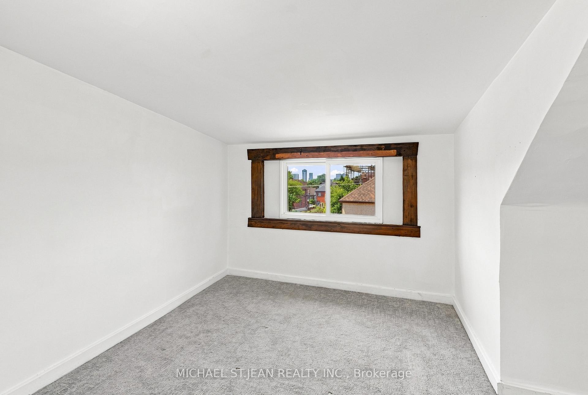 Photo 32 of 570 Cannon Street E, Hamilton, Gibson — HOMEH