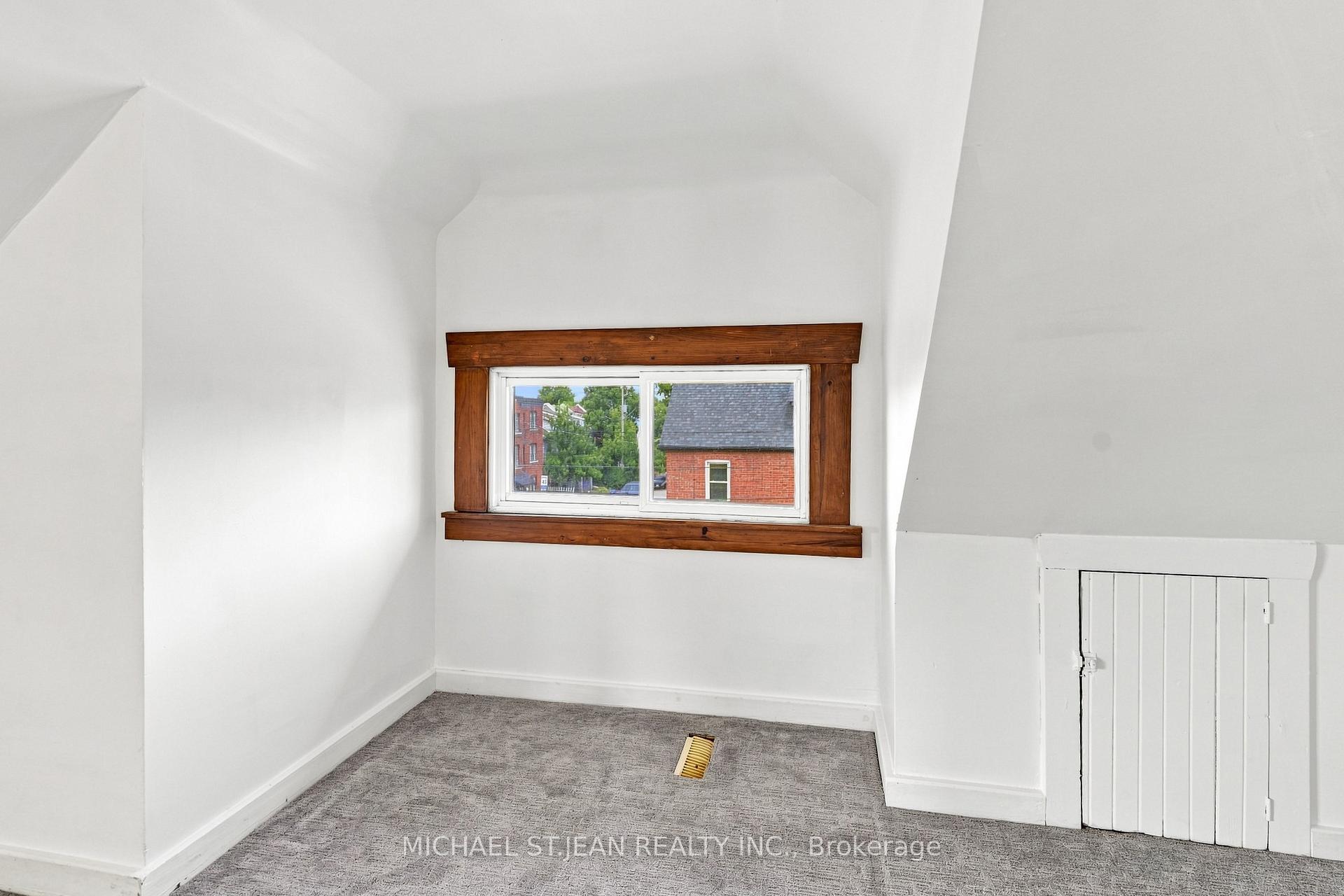 Photo 33 of 570 Cannon Street E, Hamilton, Gibson — HOMEH