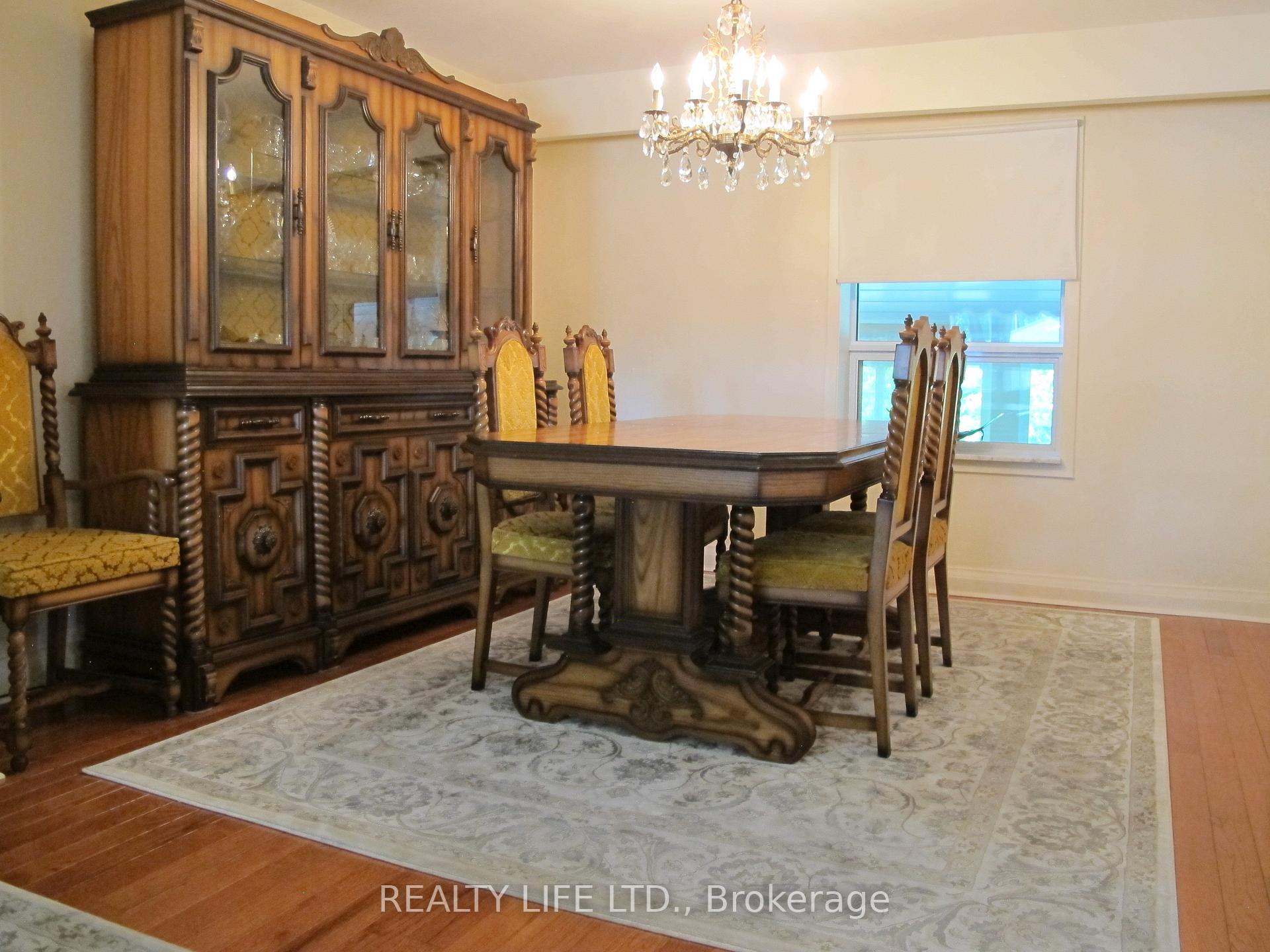 Photo 12 of 4 Rosalie Avenue, North York, Downsview-Roding-CFB — HOMEH
