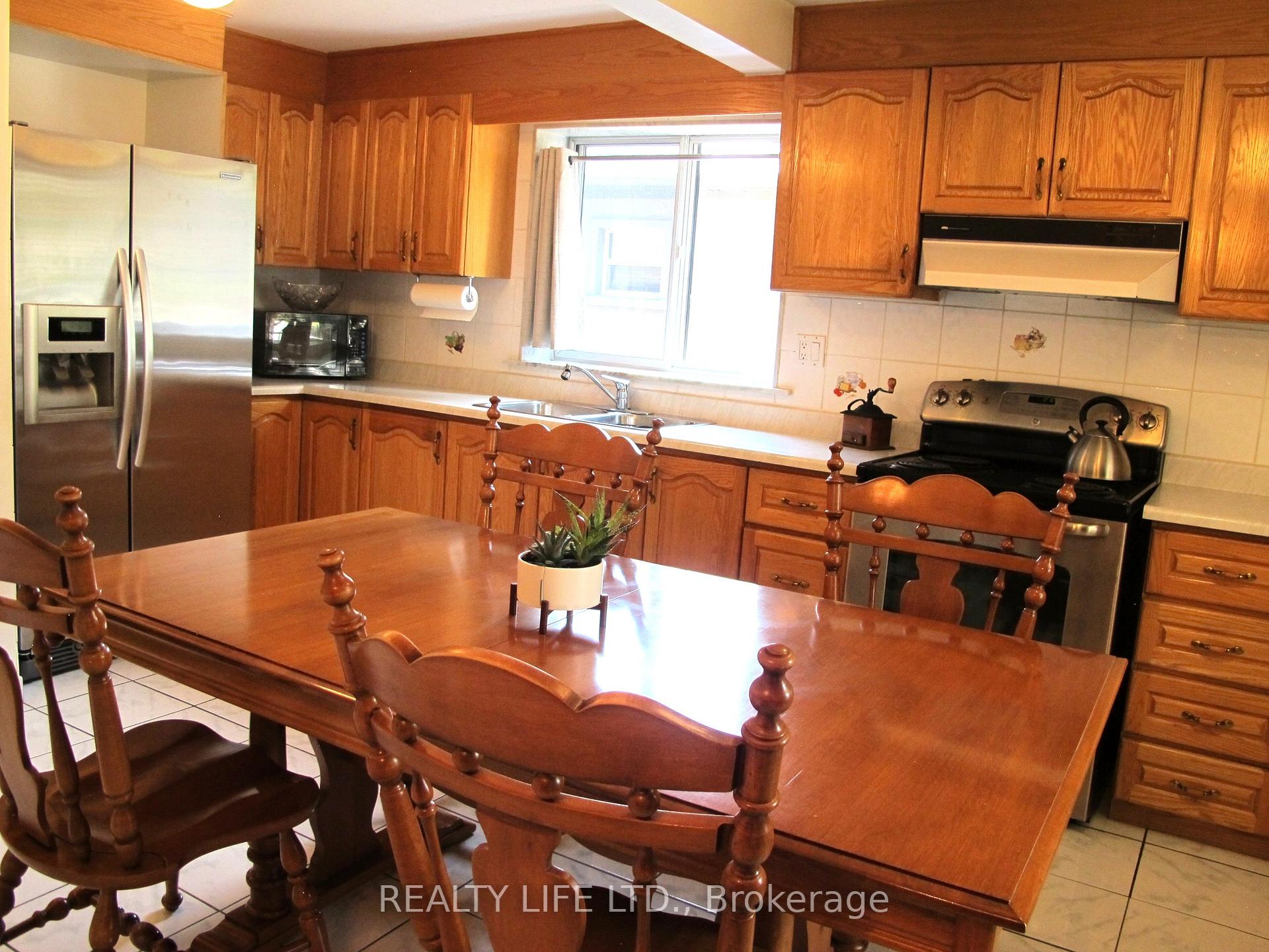 Photo 21 of 4 Rosalie Avenue, North York, Downsview-Roding-CFB — HOMEH