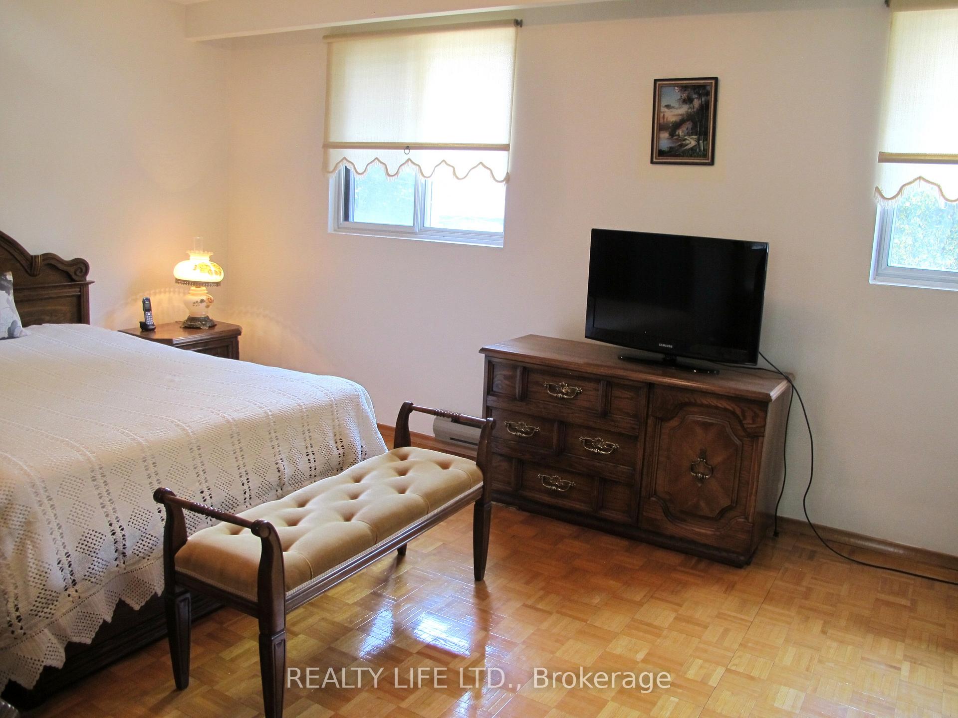 Photo 31 of 4 Rosalie Avenue, North York, Downsview-Roding-CFB — HOMEH