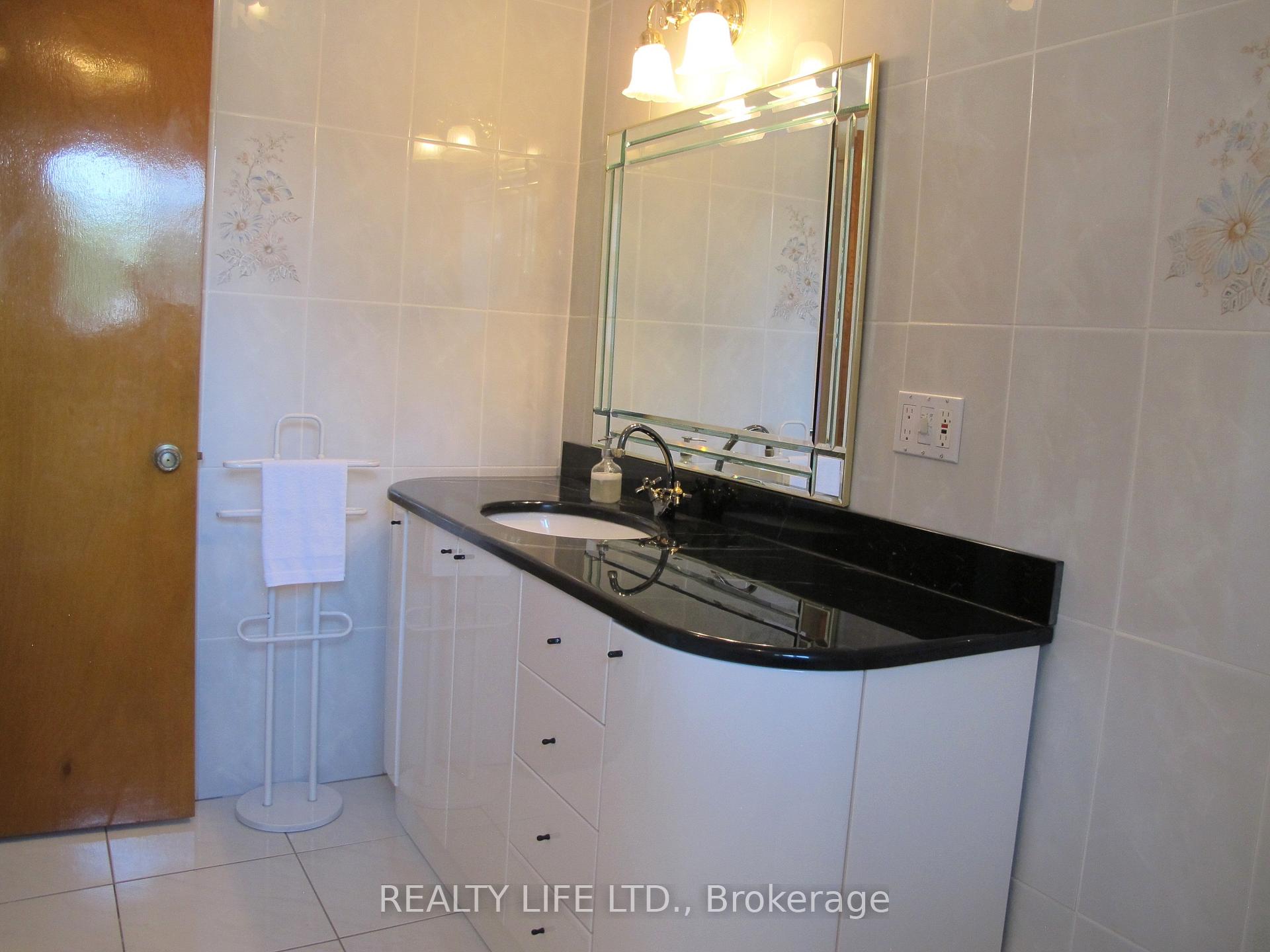 Photo 33 of 4 Rosalie Avenue, North York, Downsview-Roding-CFB — HOMEH