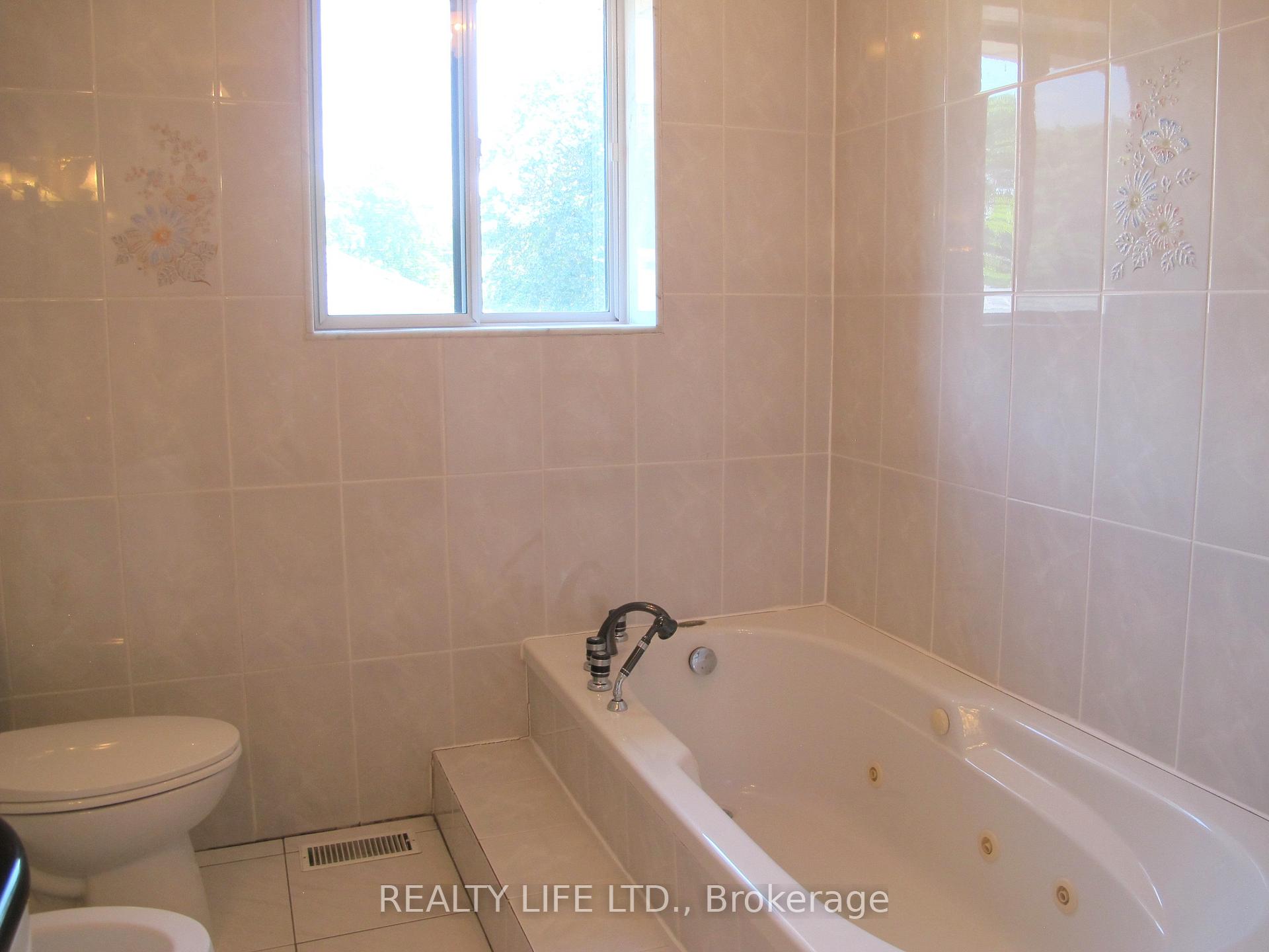 Photo 35 of 4 Rosalie Avenue, North York, Downsview-Roding-CFB — HOMEH