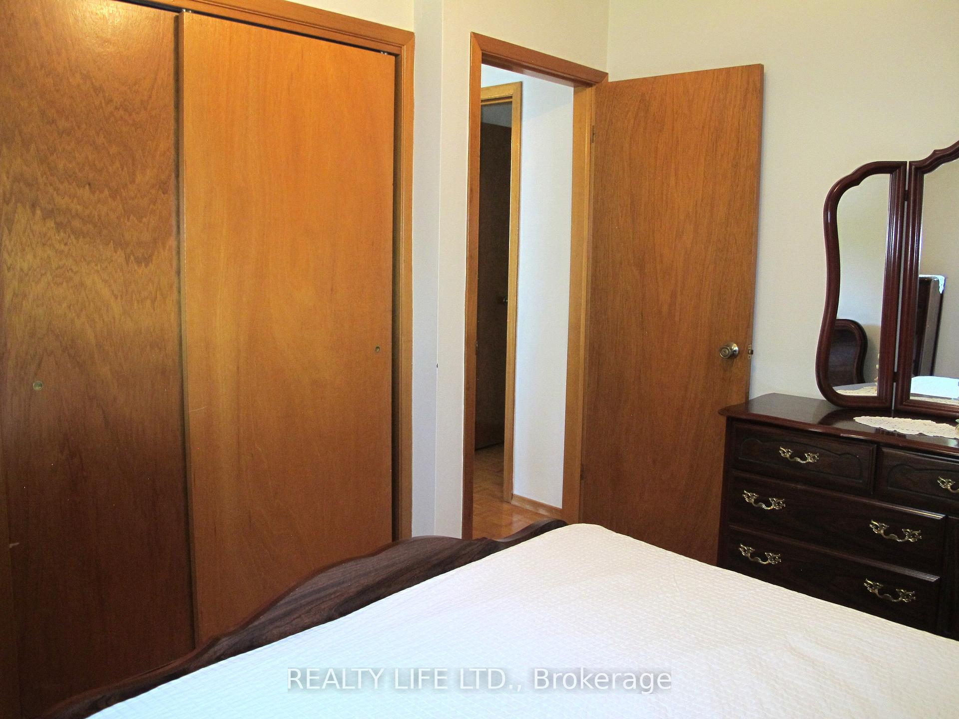 Photo 37 of 4 Rosalie Avenue, North York, Downsview-Roding-CFB — HOMEH