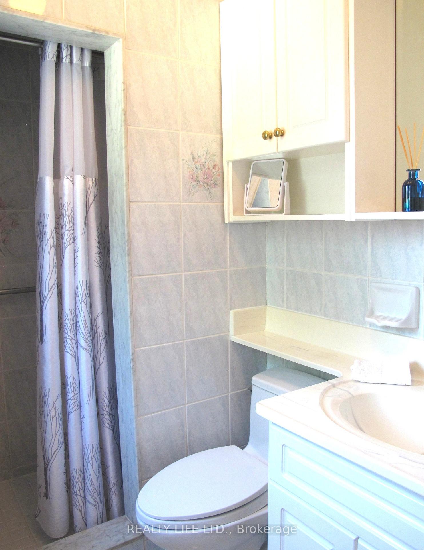 Photo 47 of 4 Rosalie Avenue, North York, Downsview-Roding-CFB — HOMEH