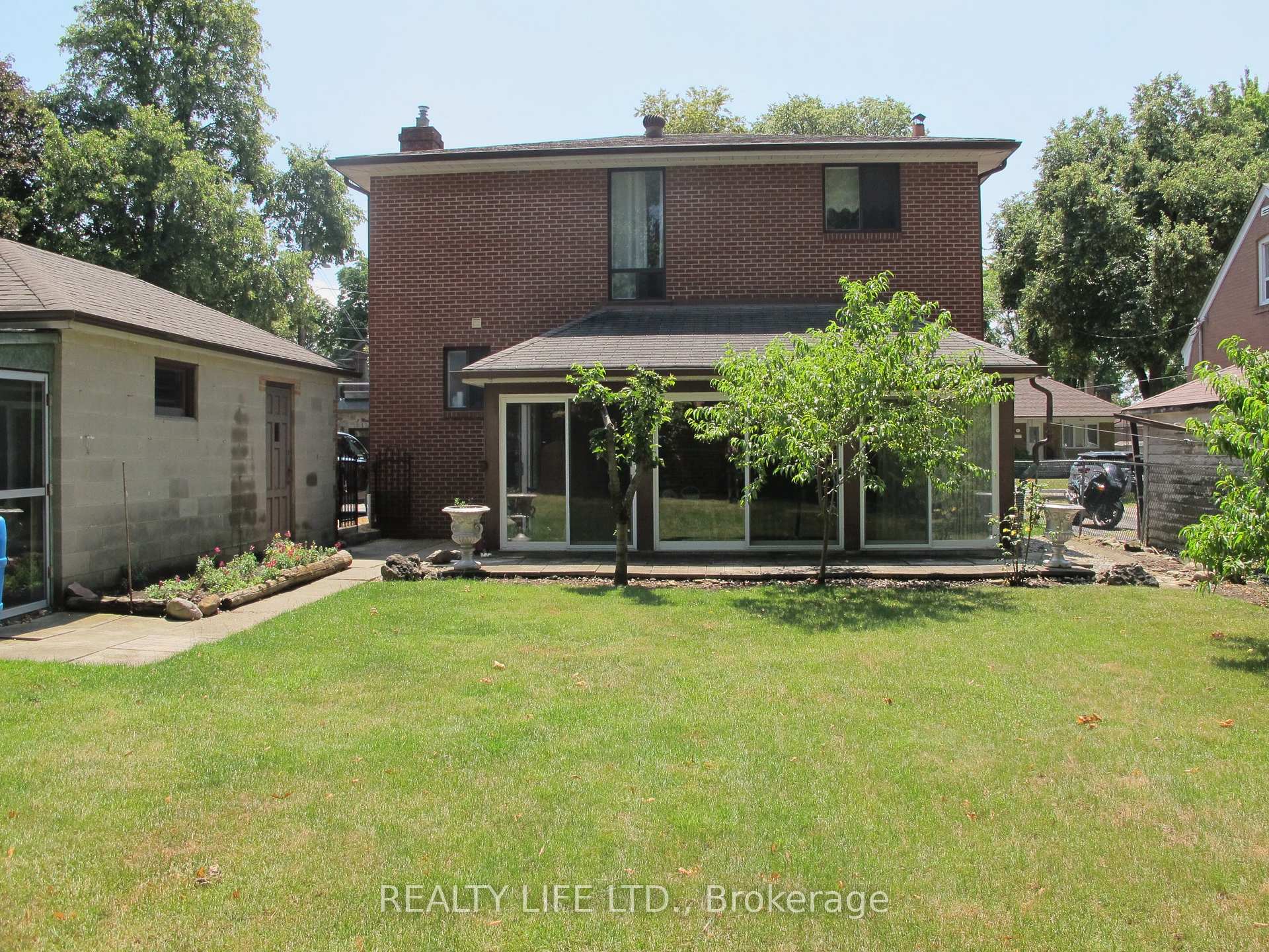 Photo 55 of 4 Rosalie Avenue, North York, Downsview-Roding-CFB — HOMEH