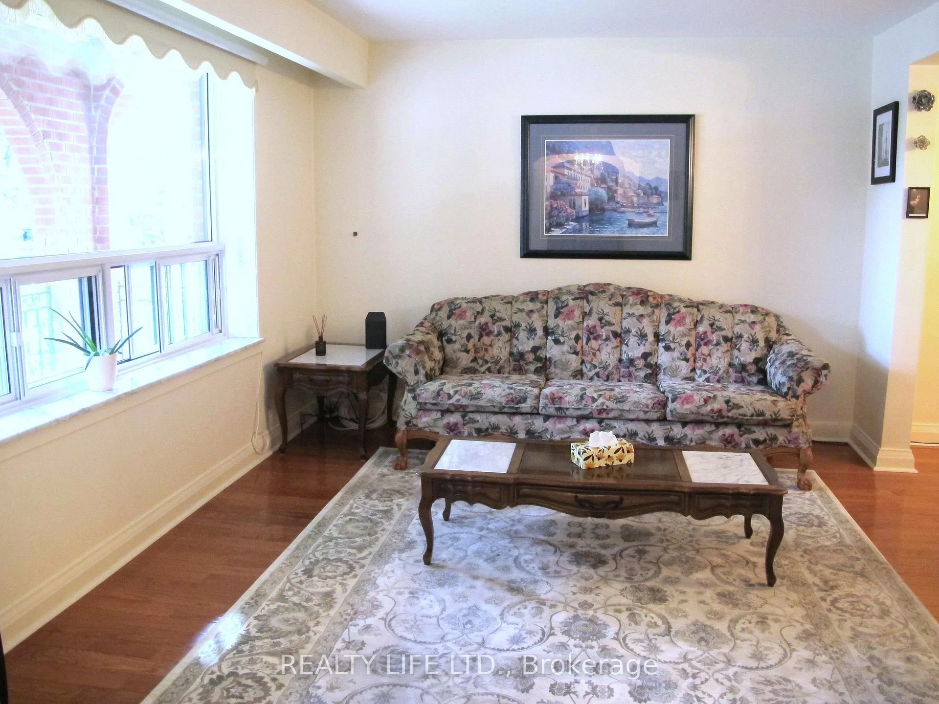 Photo 9 of 4 Rosalie Avenue, North York, Downsview-Roding-CFB — HOMEH