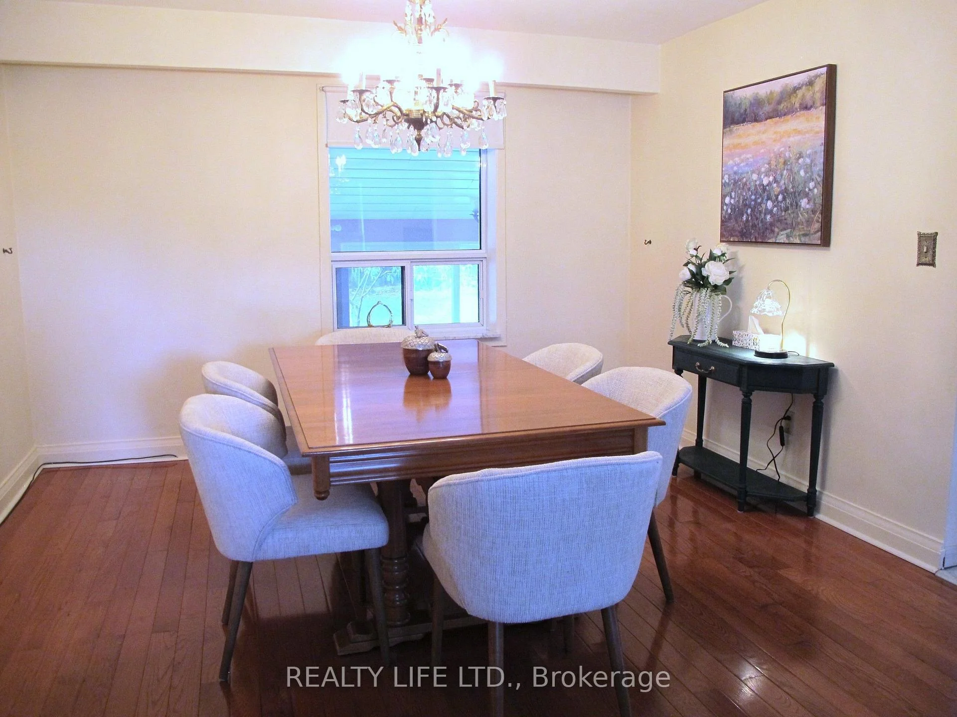 Photo 11 of 4 Rosalie Avenue, North York, Downsview-Roding-CFB — HOMEH
