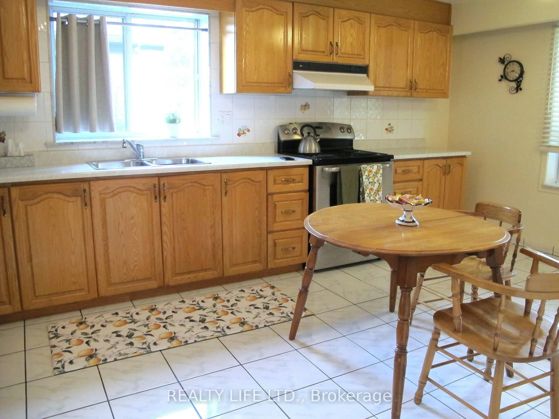 Photo 17 of 4 Rosalie Avenue, North York, Downsview-Roding-CFB — HOMEH