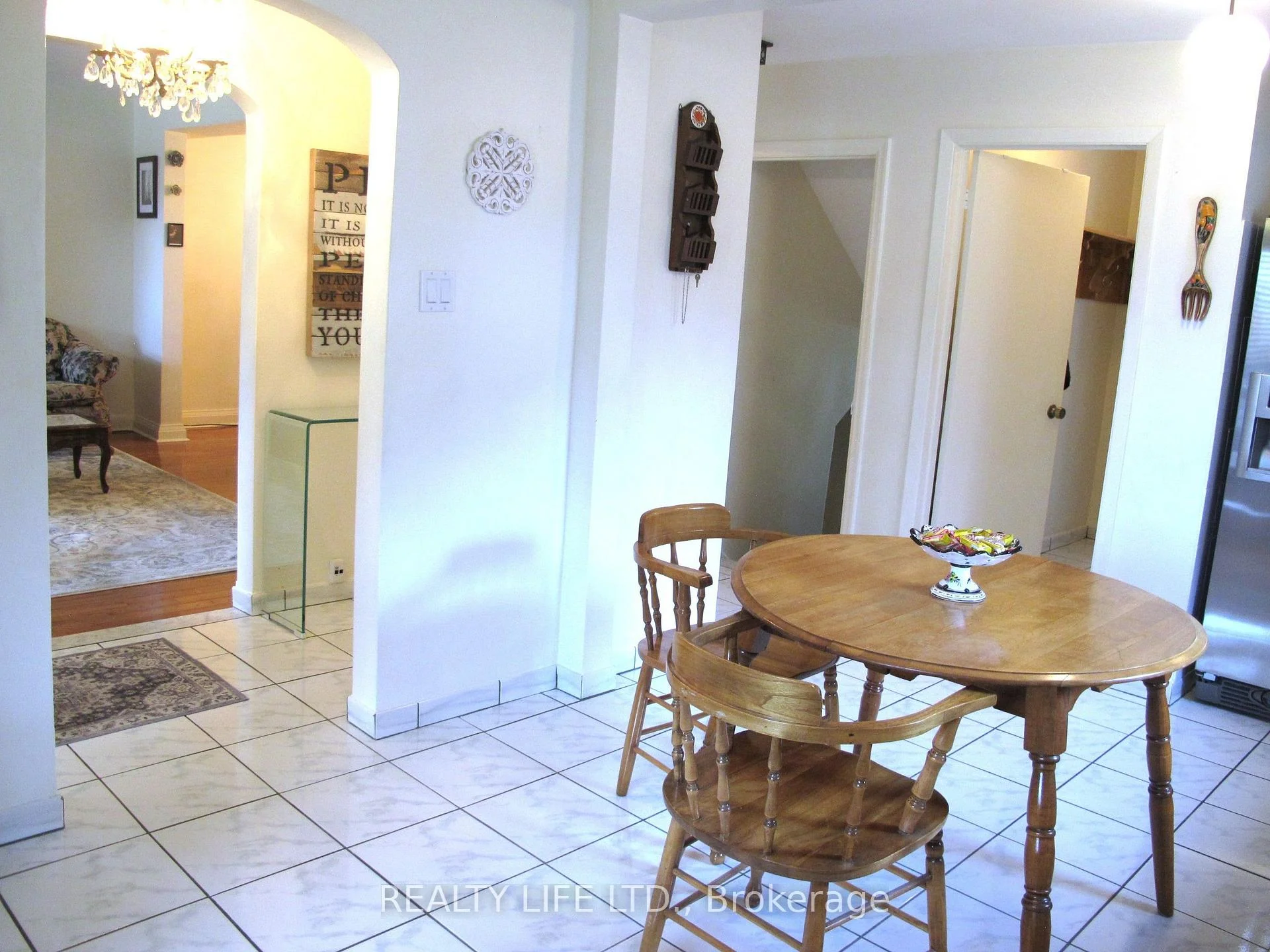 Photo 20 of 4 Rosalie Avenue, North York, Downsview-Roding-CFB — HOMEH