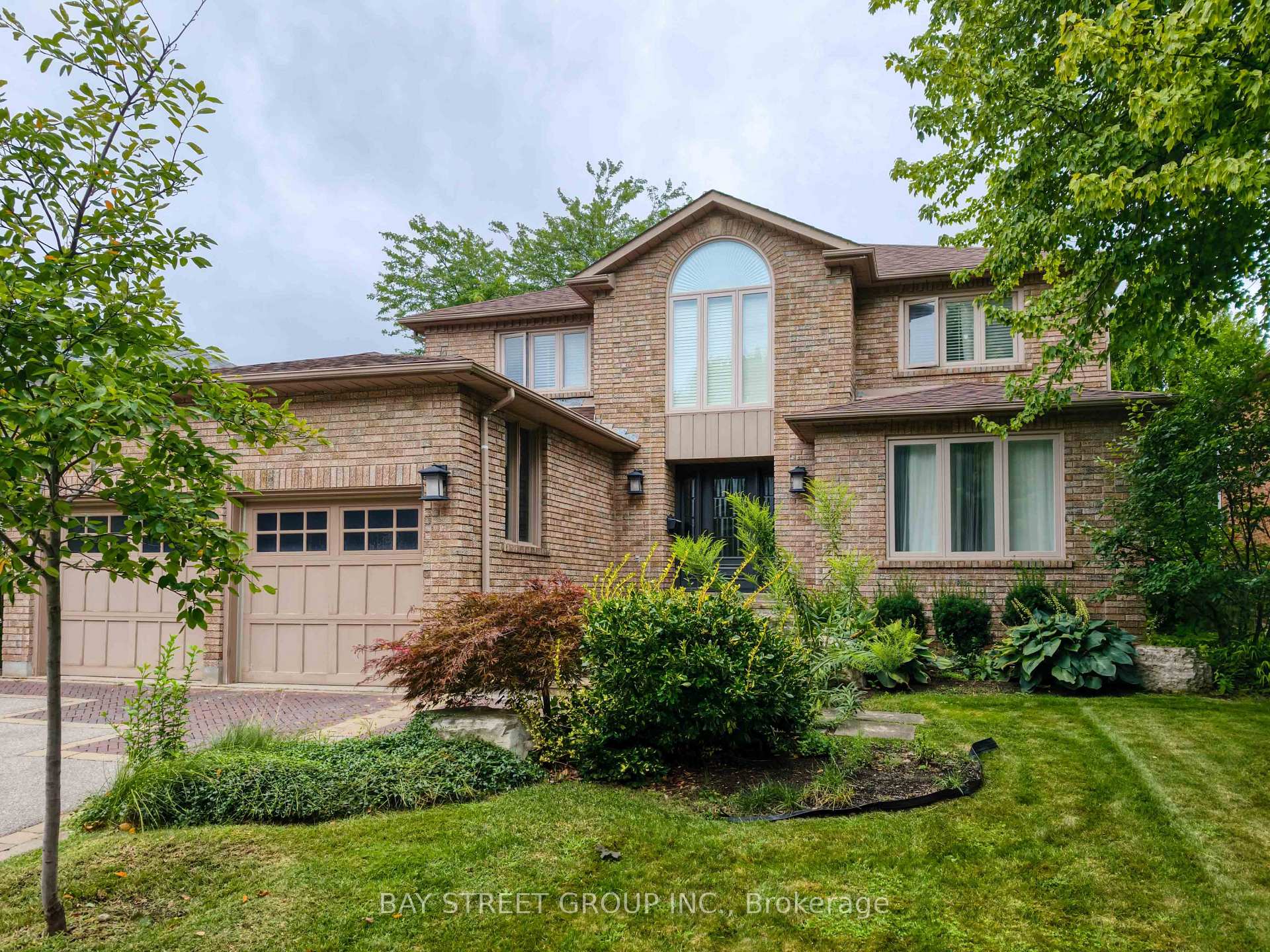 Photo 1 of 2191 Dunvegan Avenue, Oakville, Ford — HOMEH