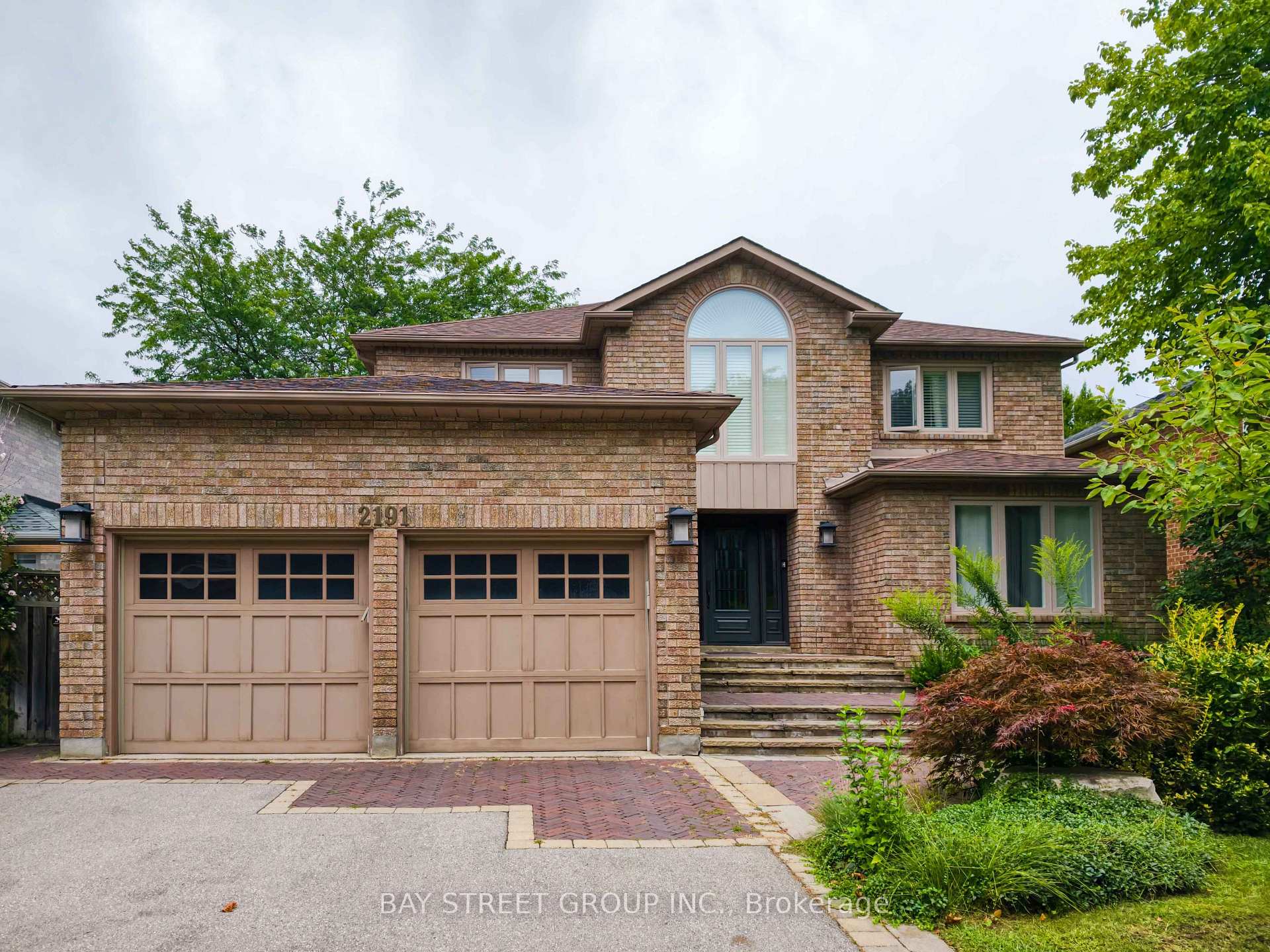 Photo 3 of 2191 Dunvegan Avenue, Oakville, Ford — HOMEH