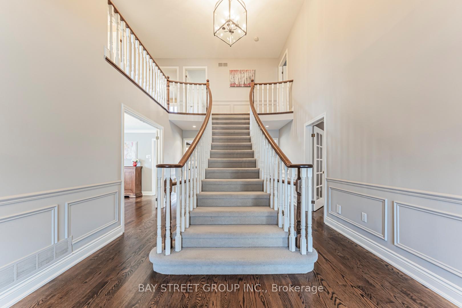 Photo 5 of 2191 Dunvegan Avenue, Oakville, Ford — HOMEH