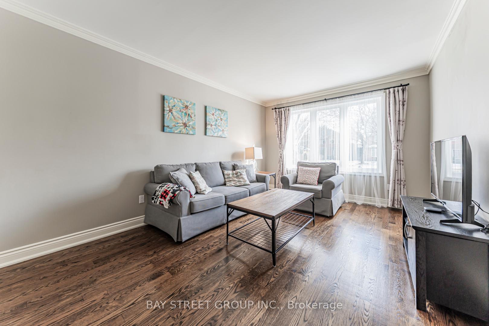 Photo 6 of 2191 Dunvegan Avenue, Oakville, Ford — HOMEH