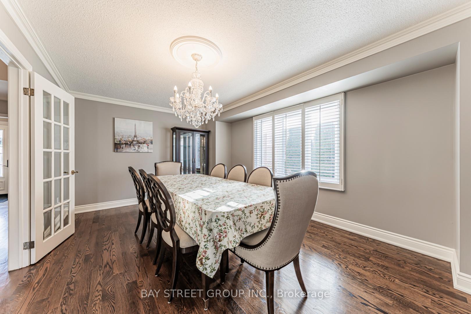 Photo 8 of 2191 Dunvegan Avenue, Oakville, Ford — HOMEH
