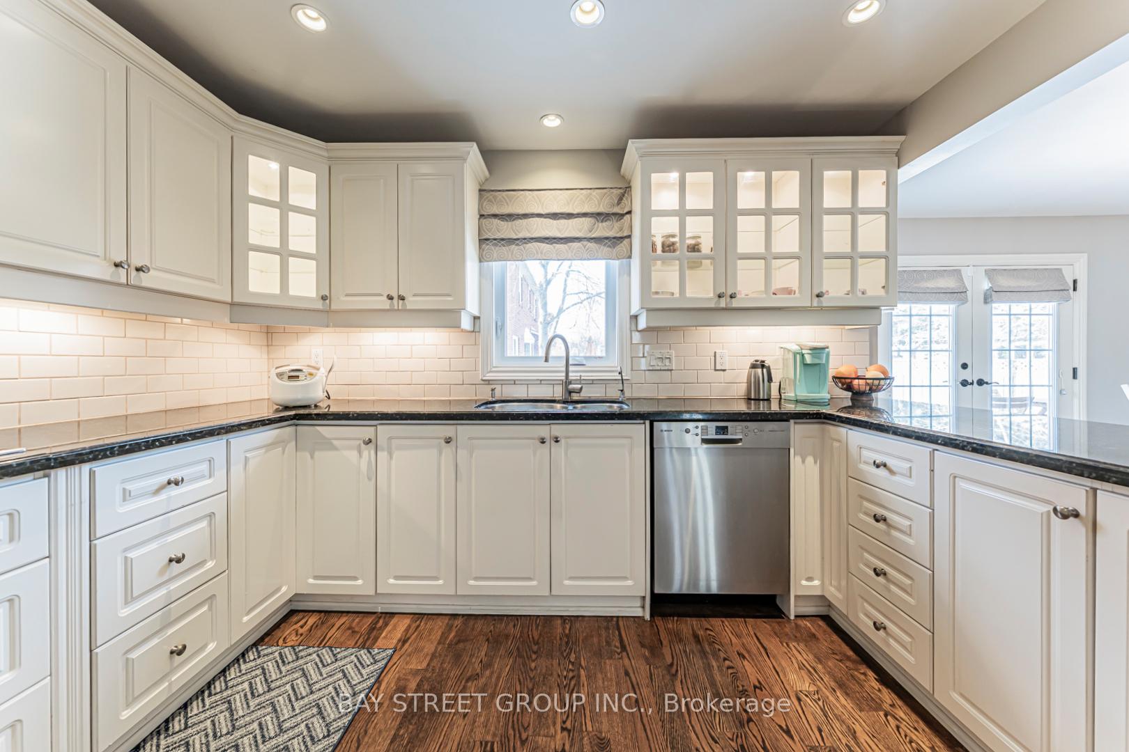 Photo 11 of 2191 Dunvegan Avenue, Oakville, Ford — HOMEH