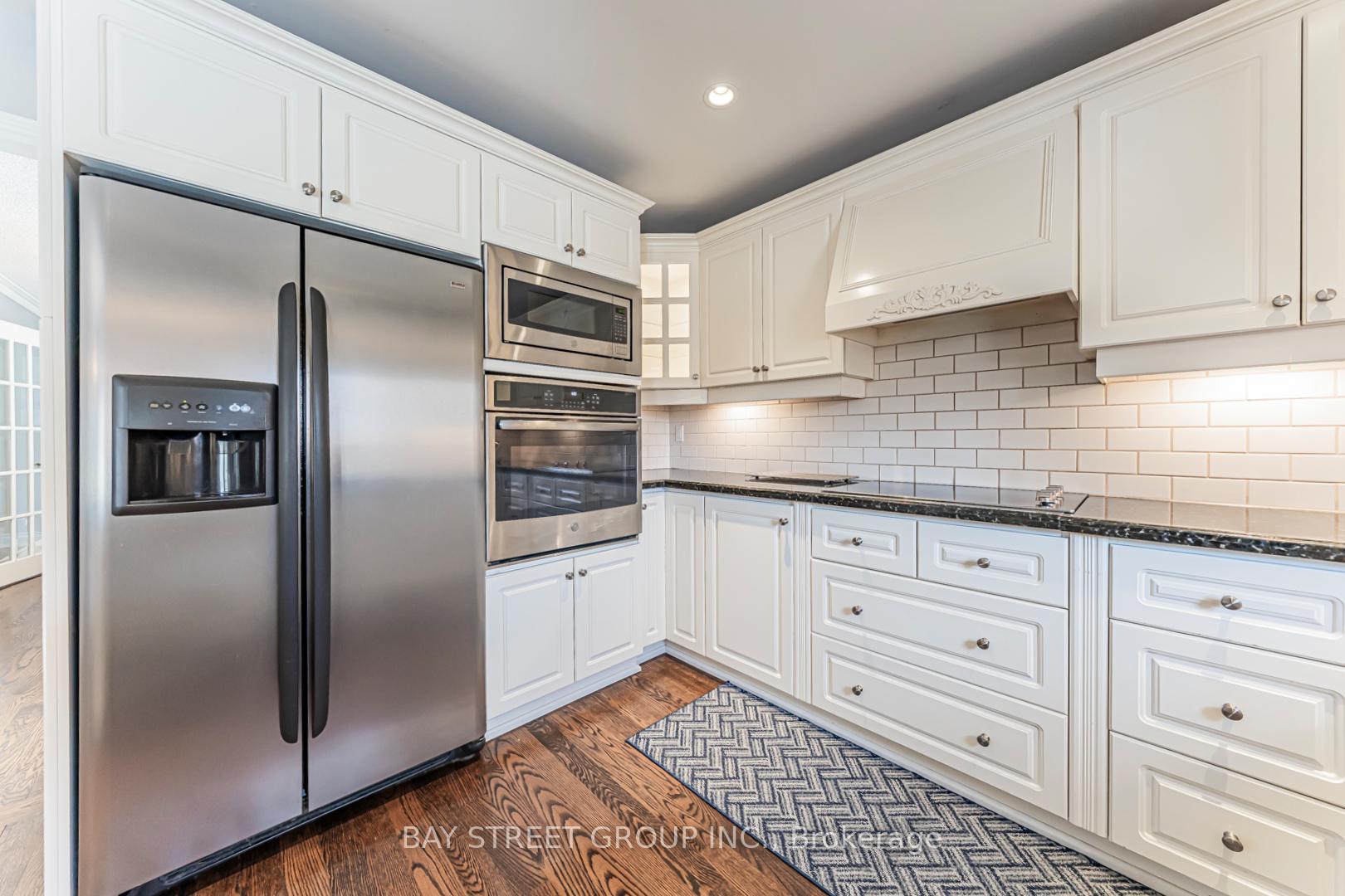 Photo 13 of 2191 Dunvegan Avenue, Oakville, Ford — HOMEH