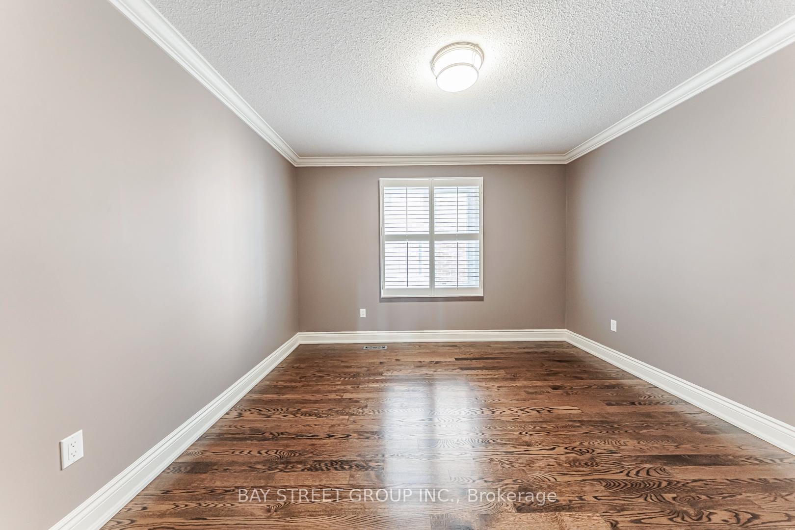 Photo 22 of 2191 Dunvegan Avenue, Oakville, Ford — HOMEH