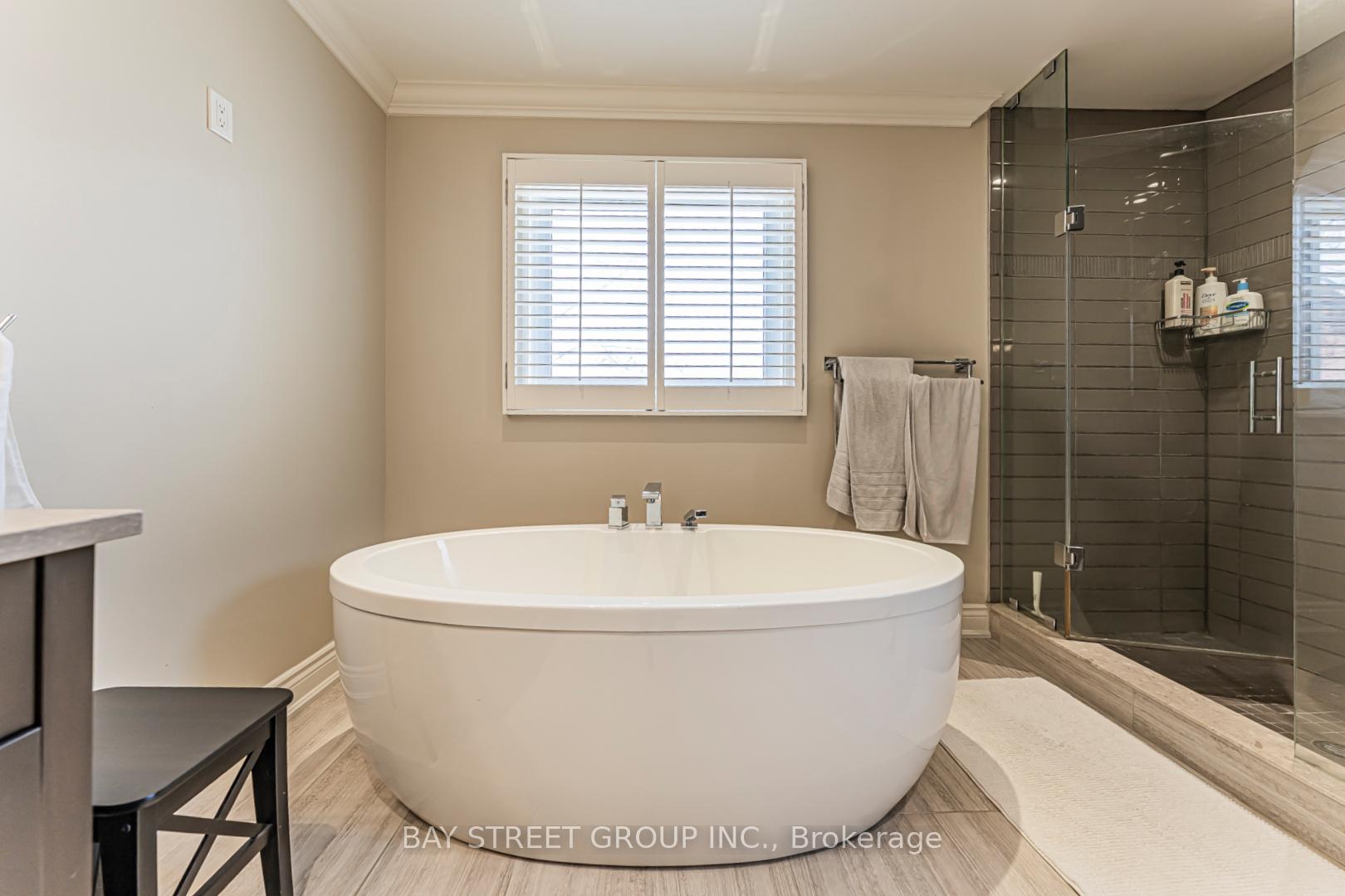 Photo 35 of 2191 Dunvegan Avenue, Oakville, Ford — HOMEH