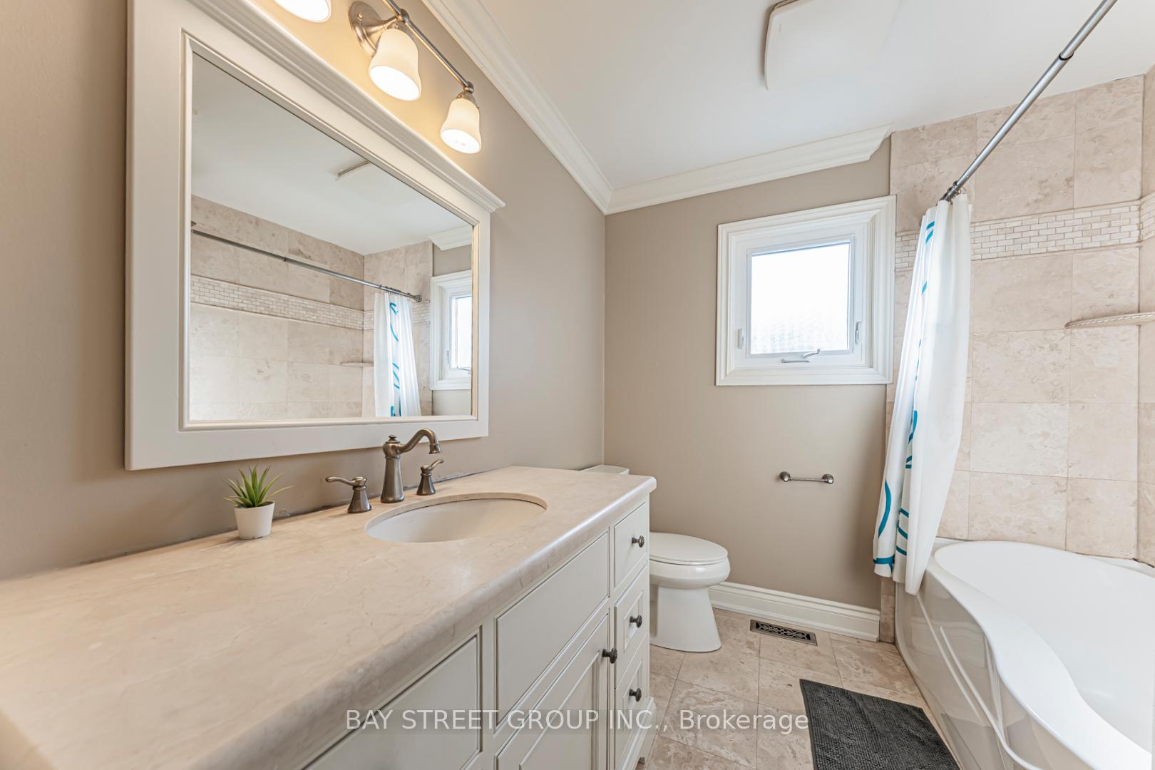 Photo 40 of 2191 Dunvegan Avenue, Oakville, Ford — HOMEH