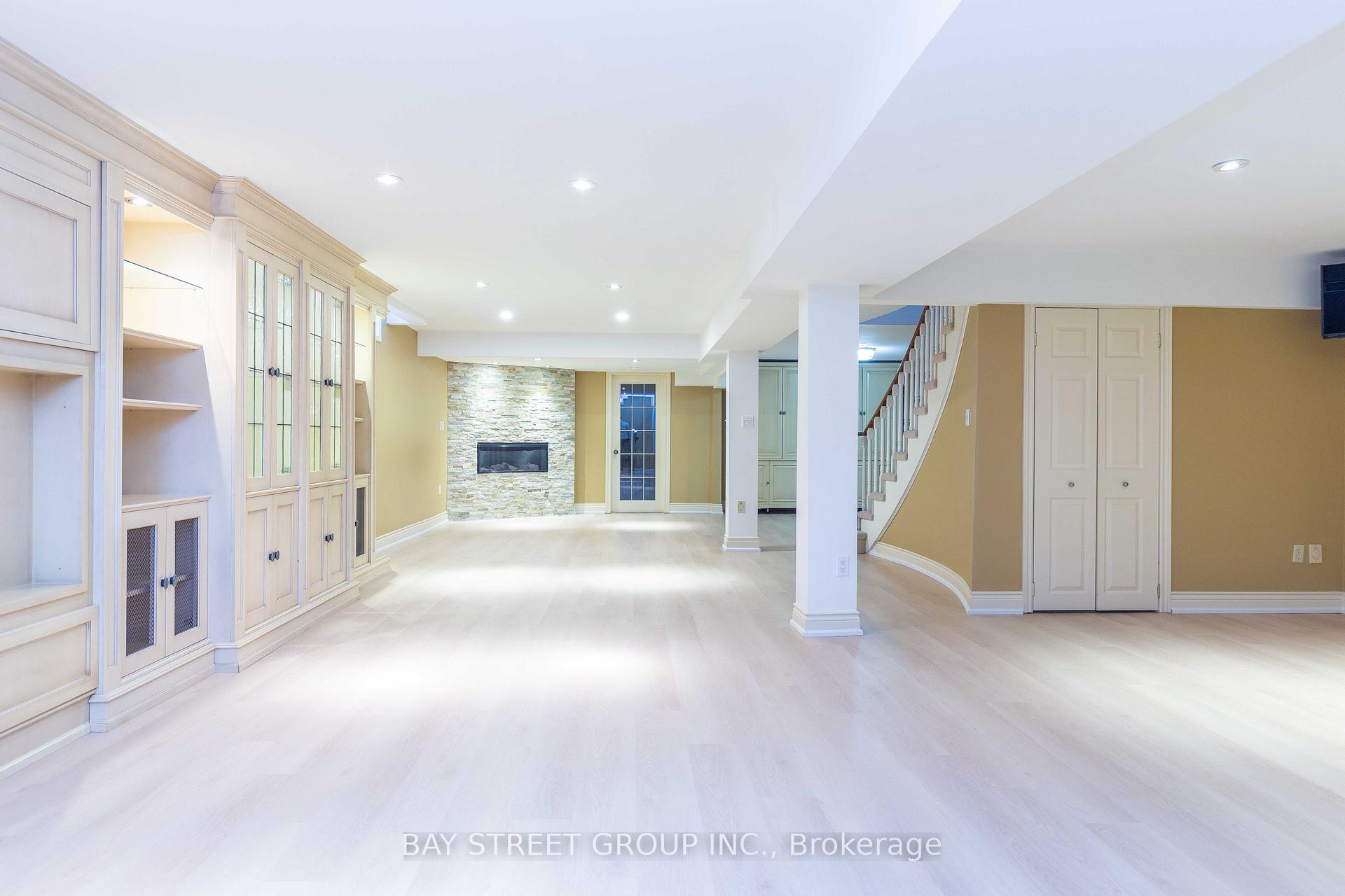 Photo 44 of 2191 Dunvegan Avenue, Oakville, Ford — HOMEH