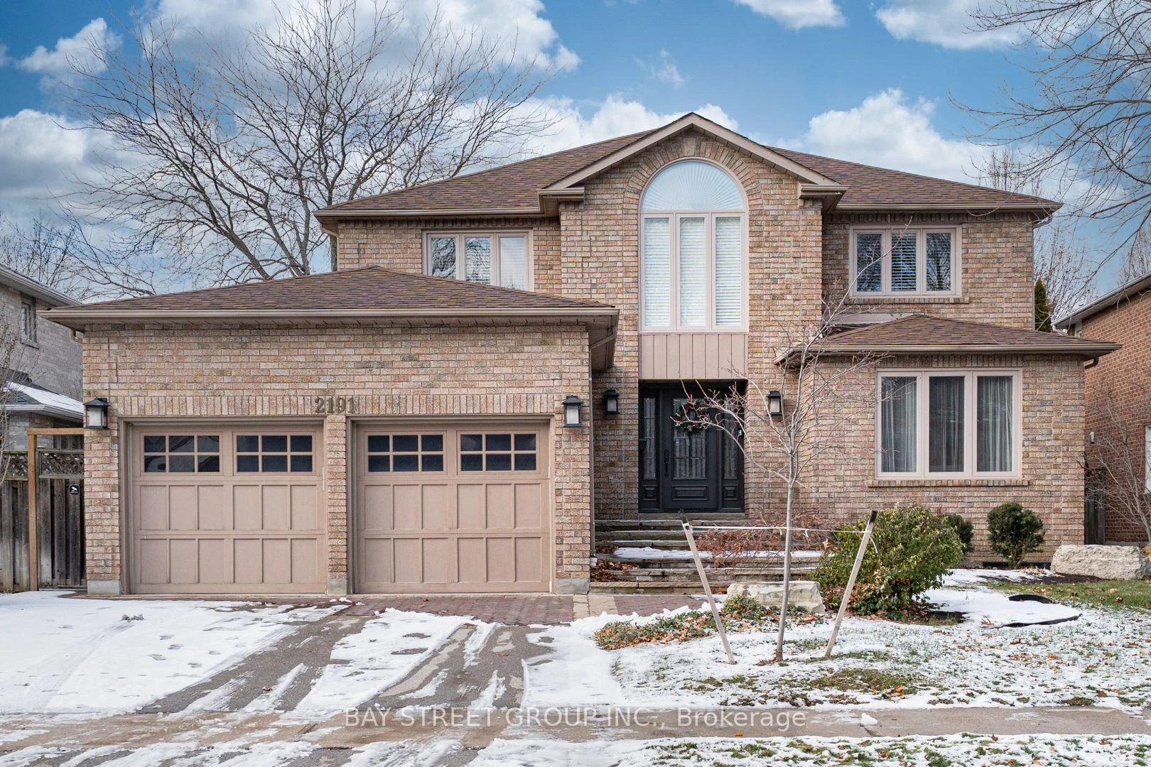 Photo 2 of 2191 Dunvegan Avenue, Oakville, Ford — HOMEH